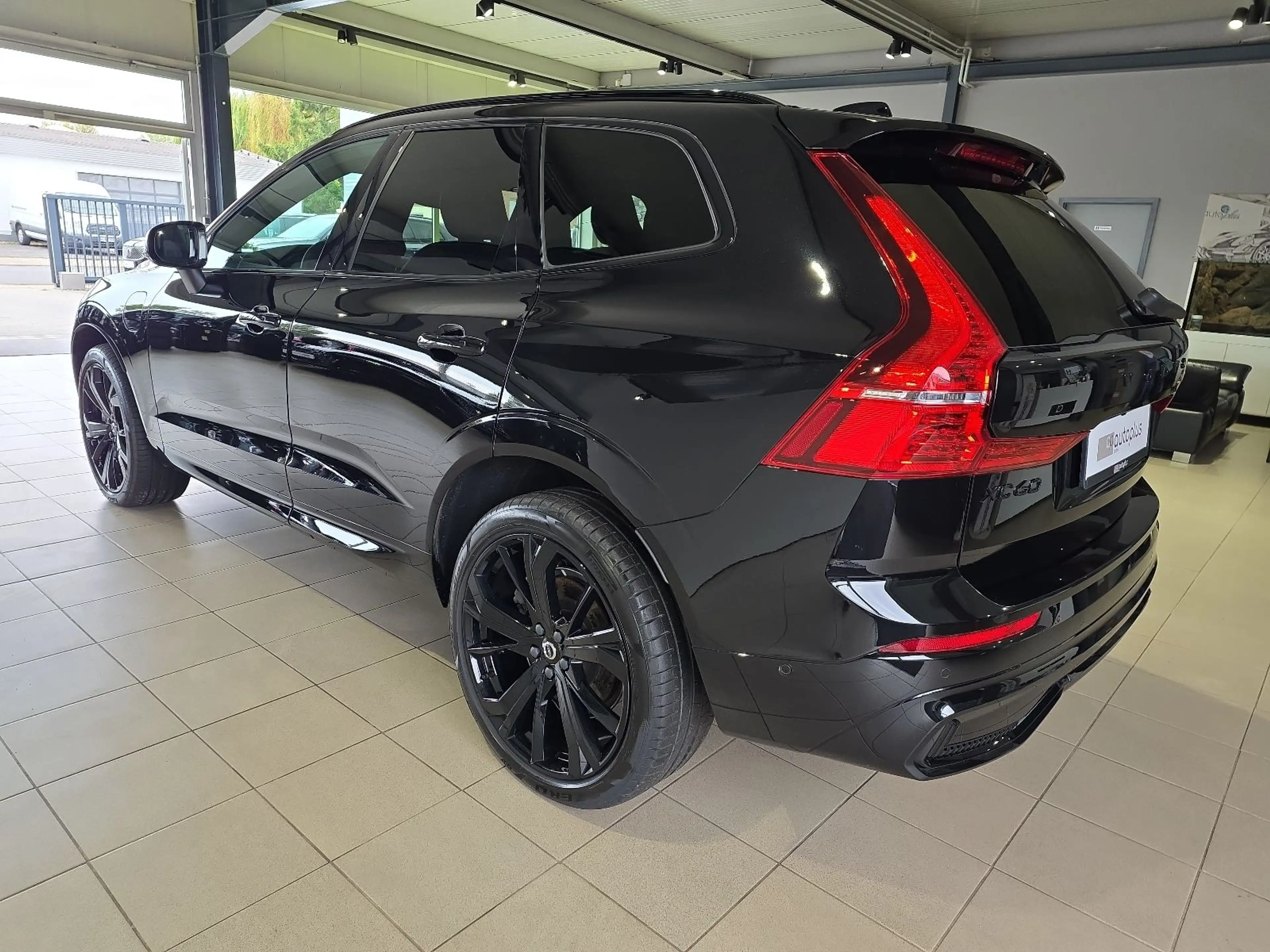 Volvo XC60 T8 Plus Black Edition Recharge AWD 360° H/K — photo 10