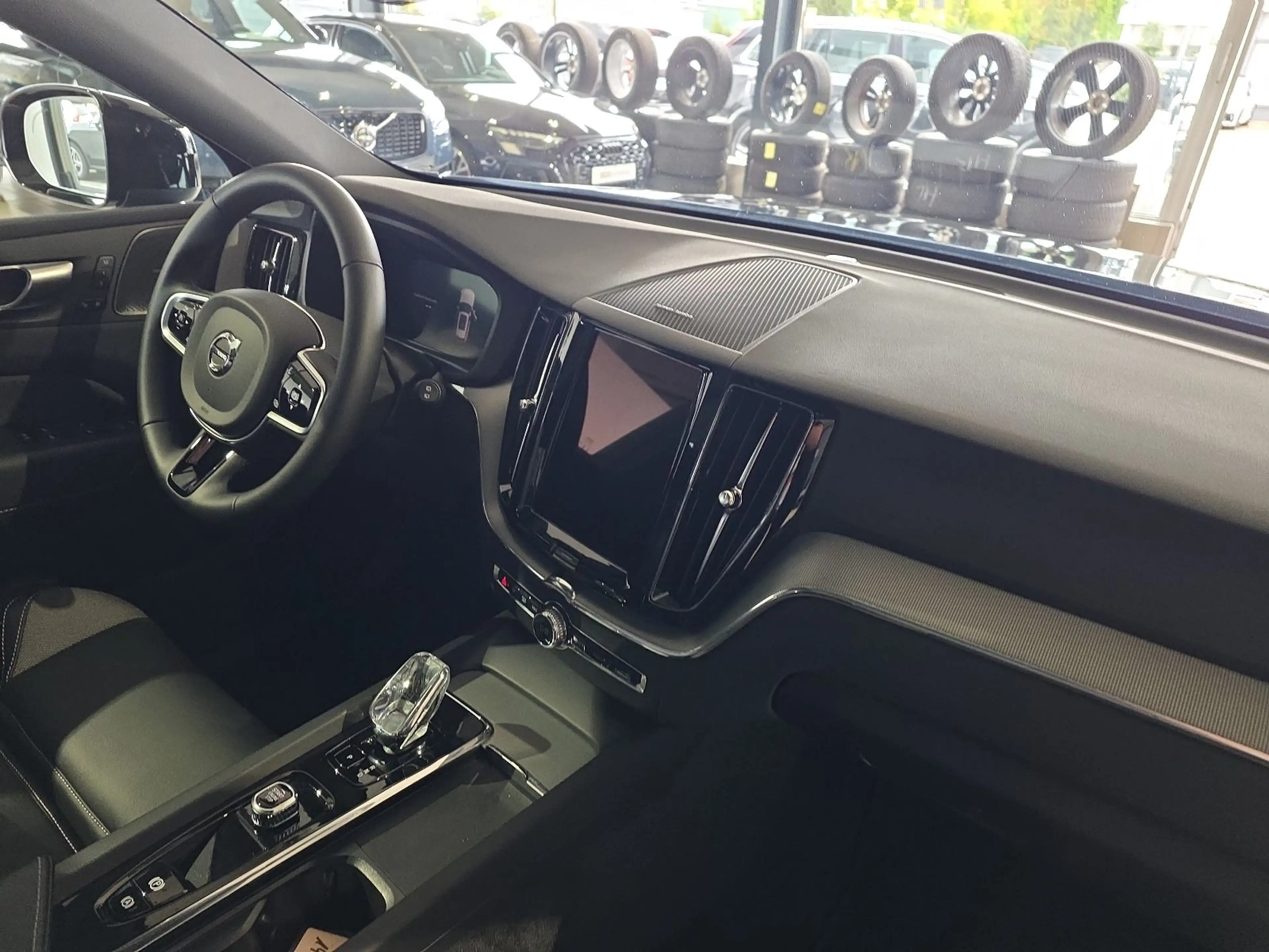 Volvo XC60 T8 Plus Black Edition Recharge AWD 360° H/K — photo 12