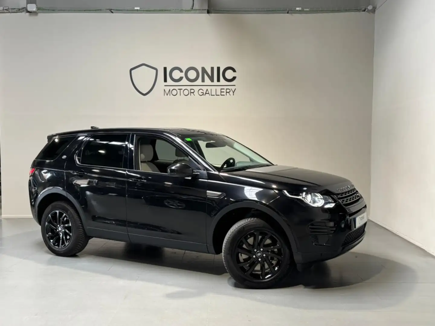 Land Rover Discovery Sport 2.0D SD4 SE AWD Auto 240 Negro - 1