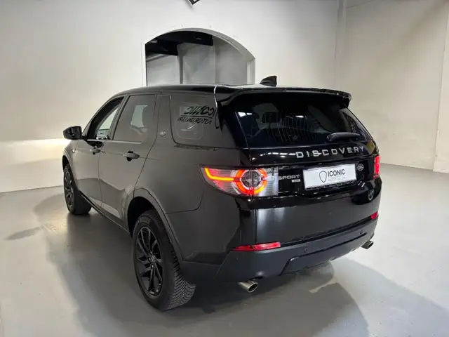 Land Rover Discovery Sport view 7