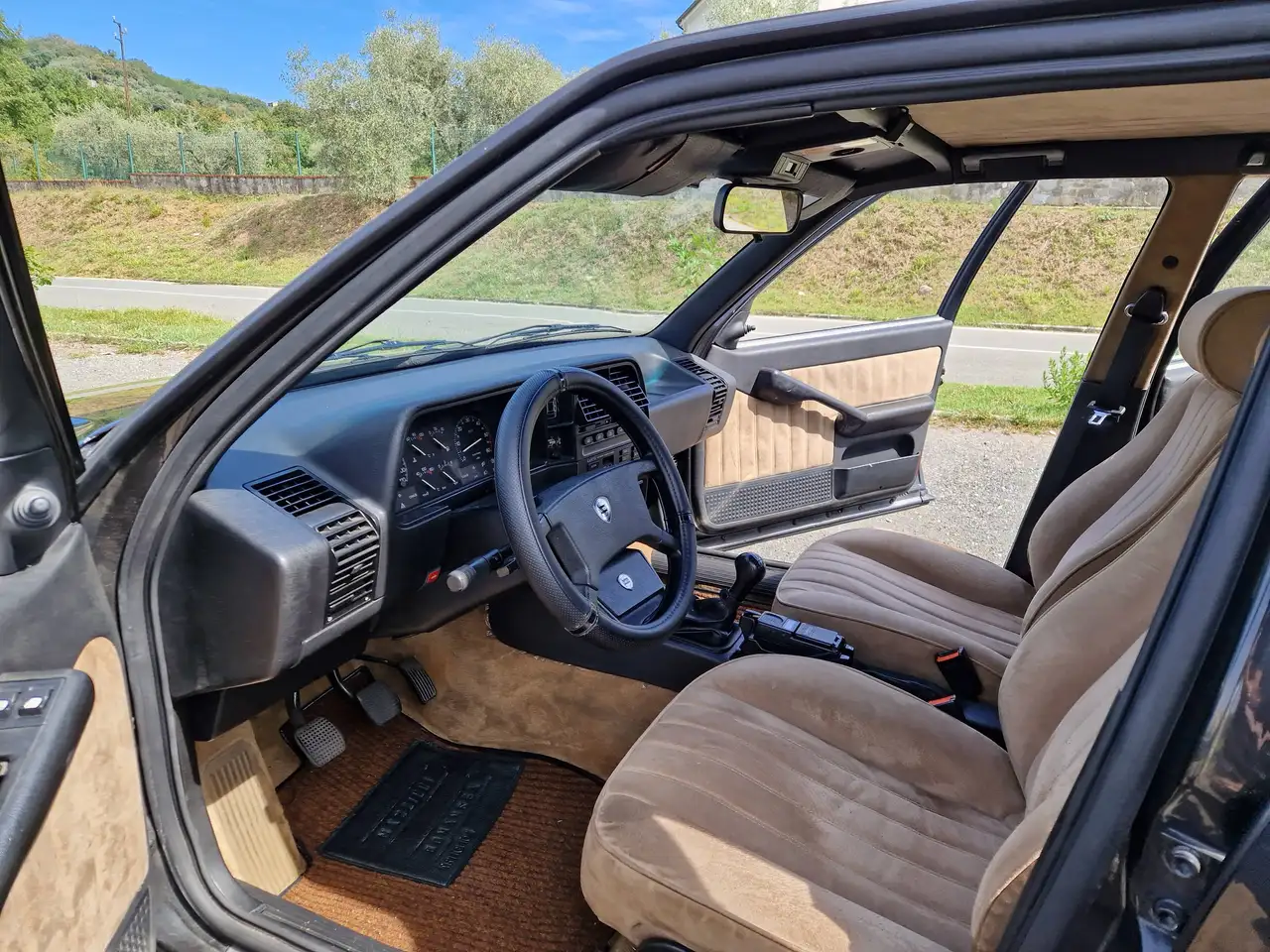 Lancia Thema 2.4 tds, foto 5