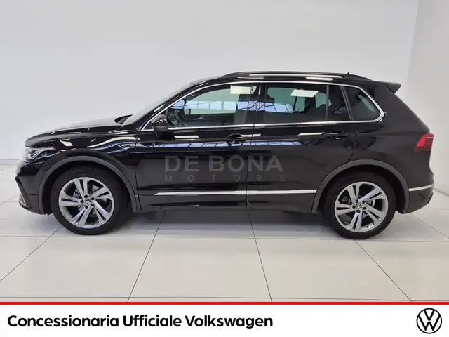 Volkswagen Tiguan view 4