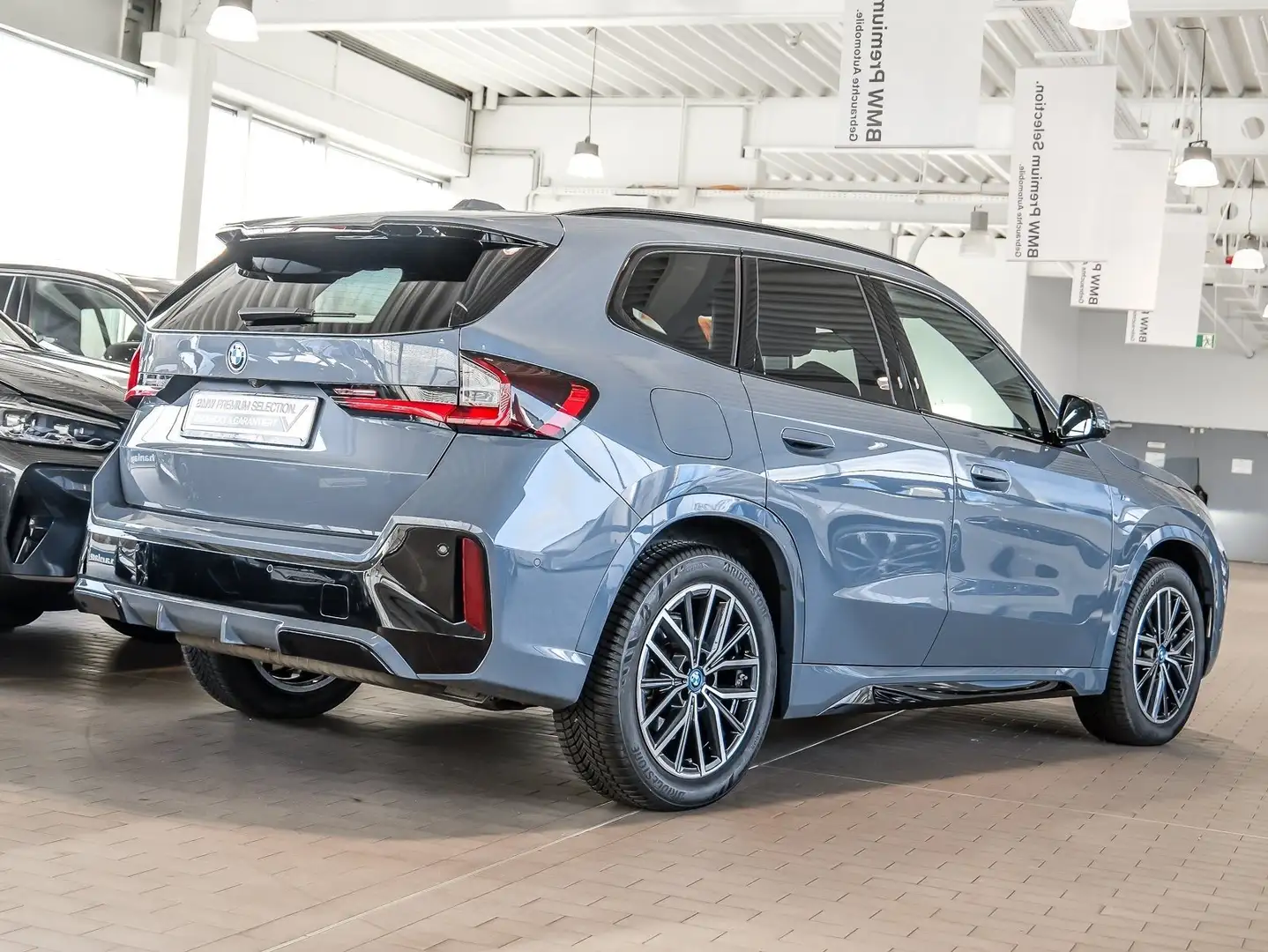 BMW X1 xDrive30e M-Sport Pano HuD Harman/K. ACC Anhängk. Grau - 2