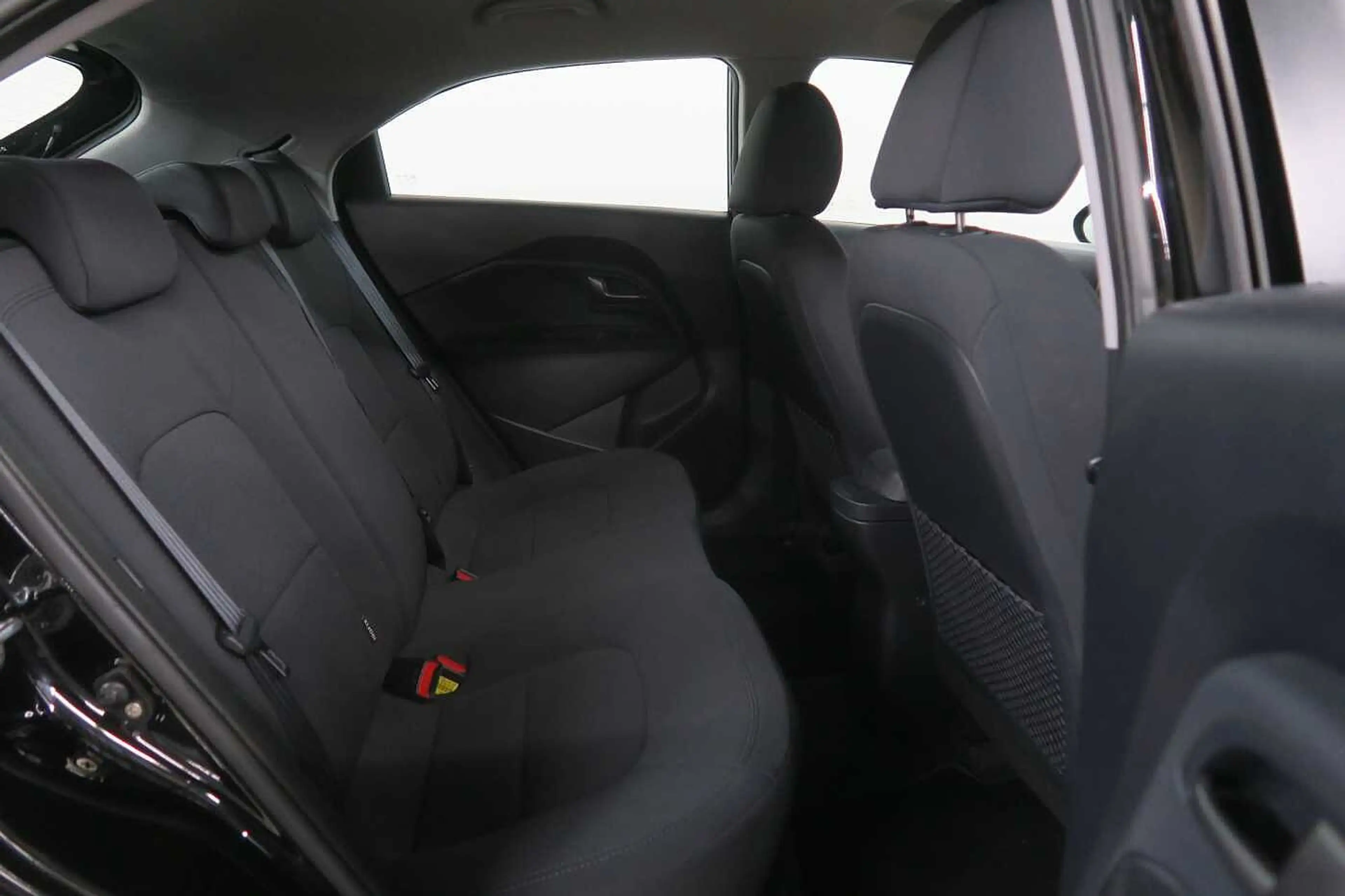 Kia Rio 1.4 CRDI Spirit! NAVI-TEMPOMAT-SITZHEIZUNG — photo 12