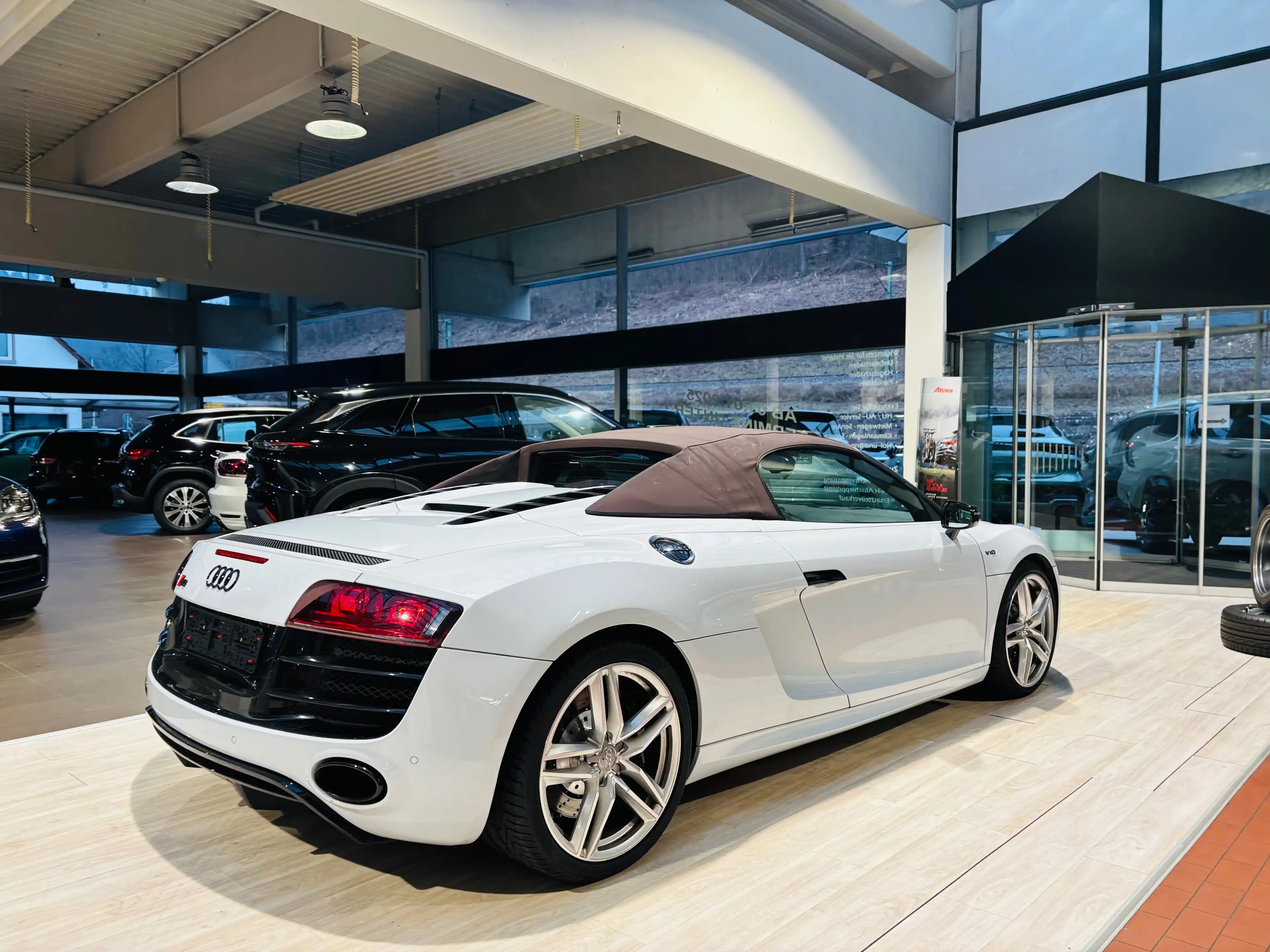 Audi R8 5.2 FSI quattro V10 Spyder|Exklusive Farbkombi|B&O — photo 6
