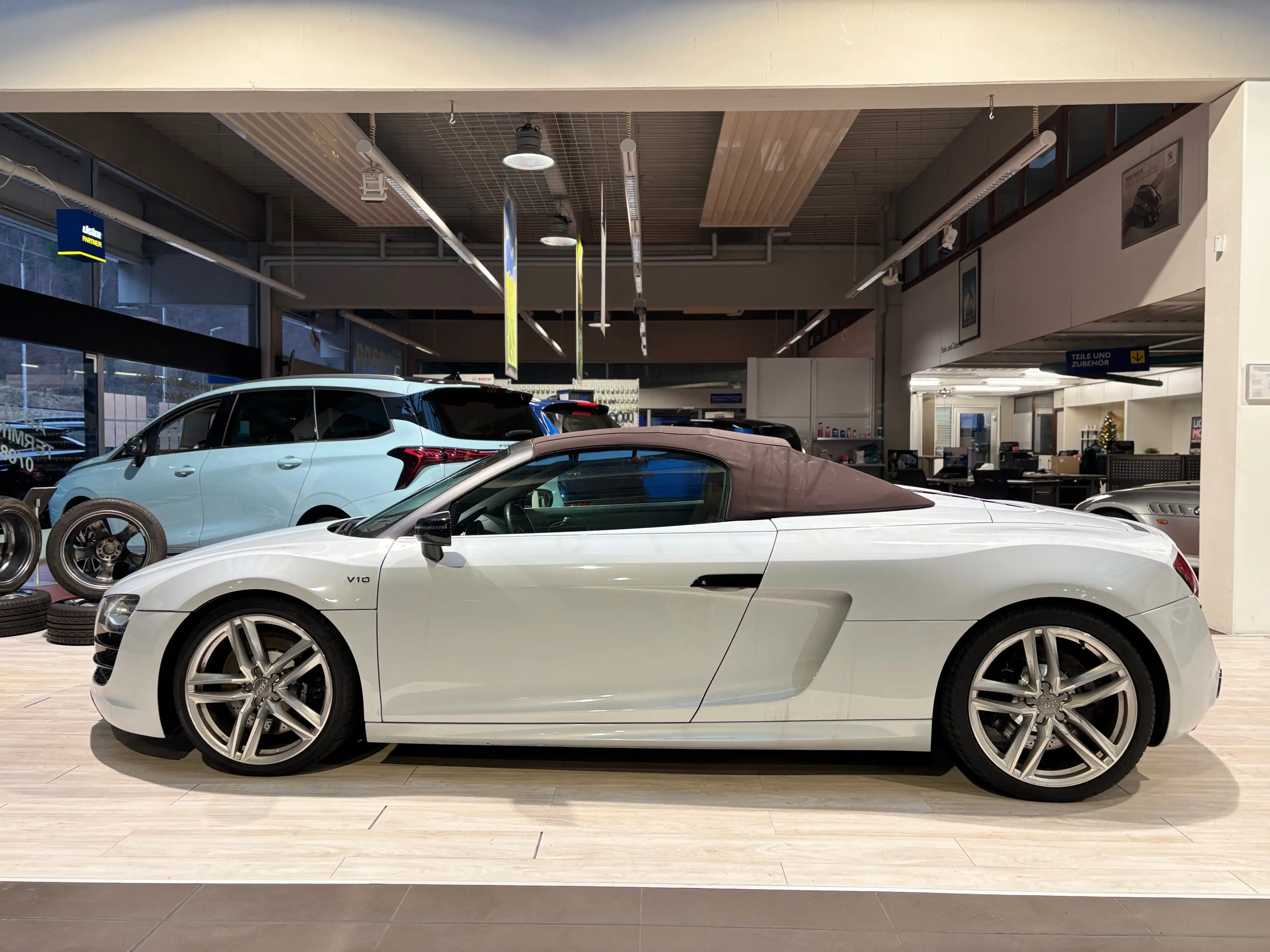 Audi R8 5.2 FSI quattro V10 Spyder|Exklusive Farbkombi|B&O — photo 2