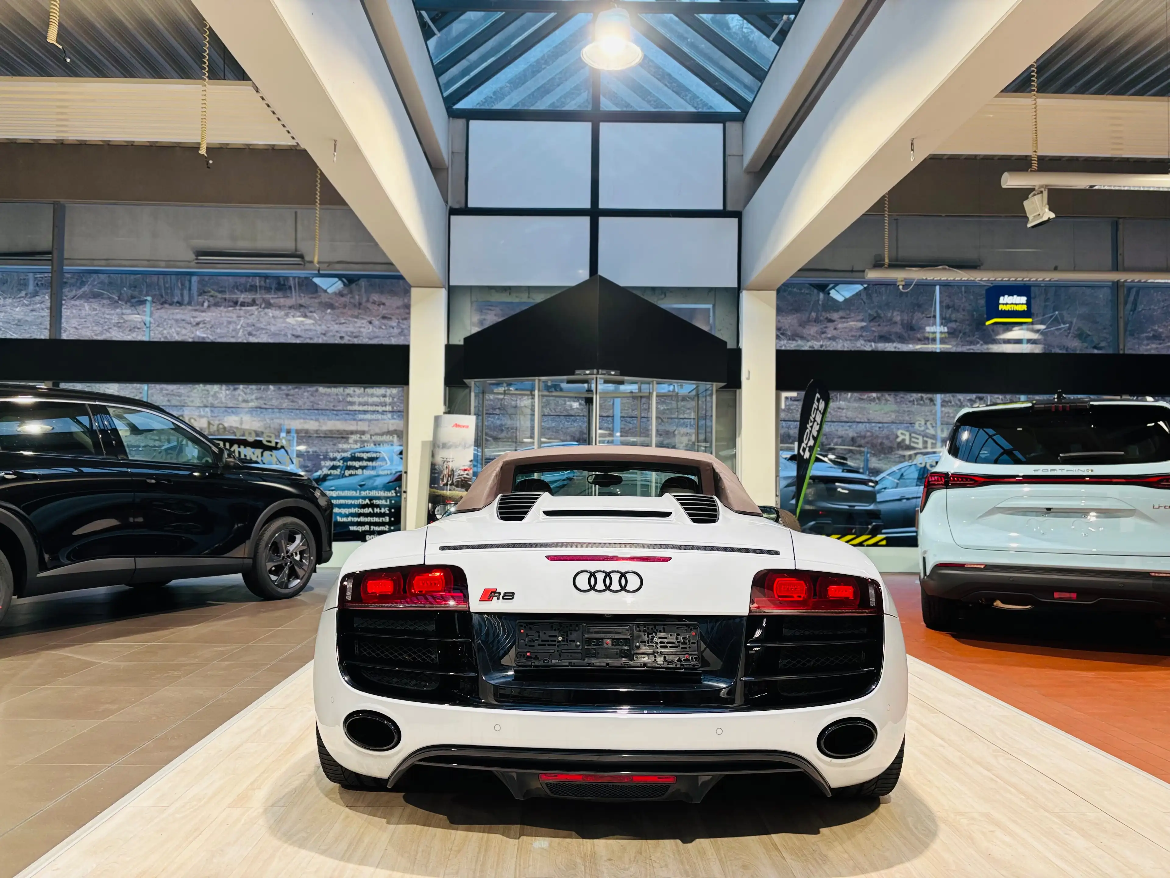 Audi R8 5.2 FSI quattro V10 Spyder|Exklusive Farbkombi|B&O — photo 4