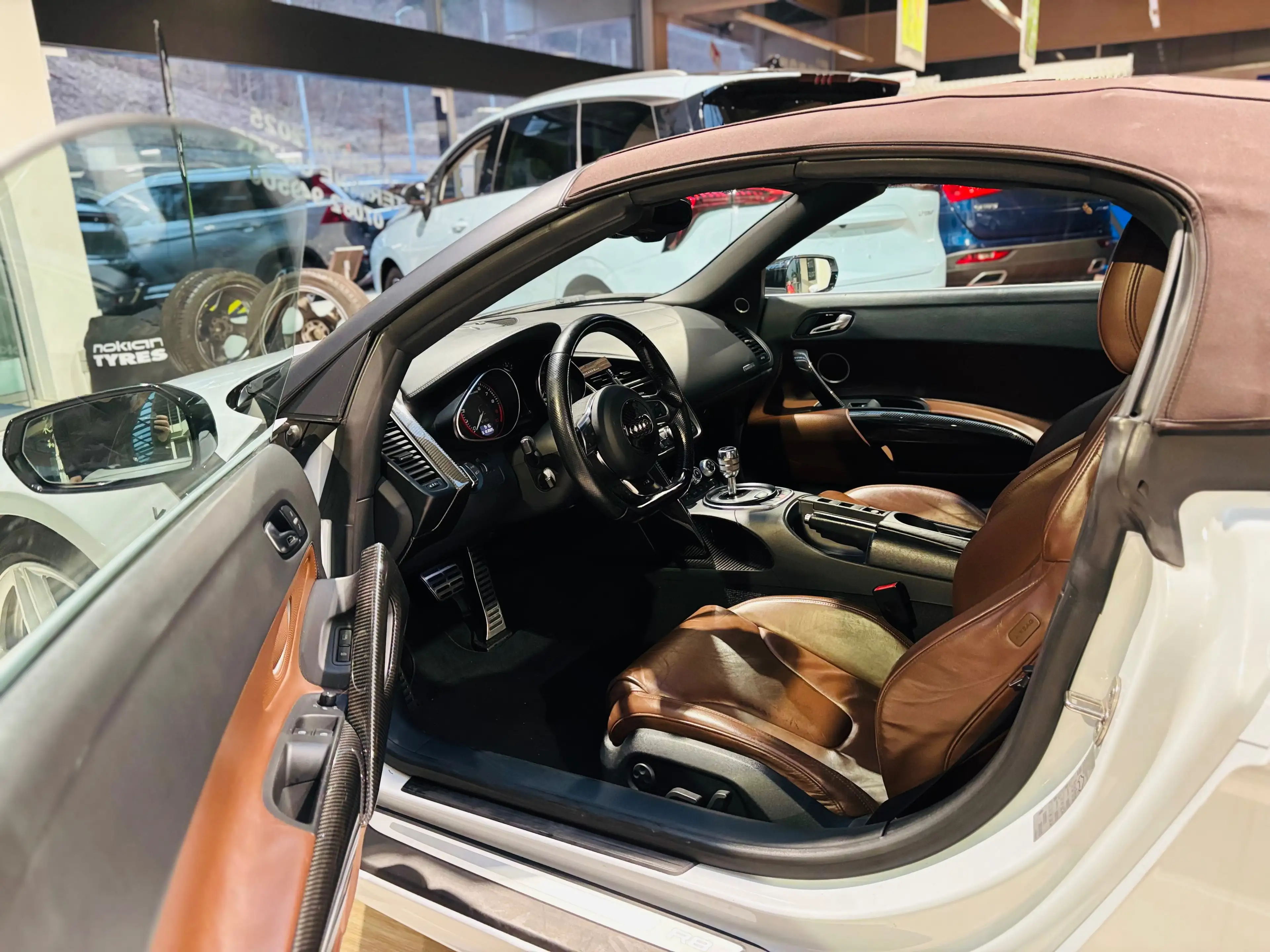 Audi R8 5.2 FSI quattro V10 Spyder|Exklusive Farbkombi|B&O — photo 10