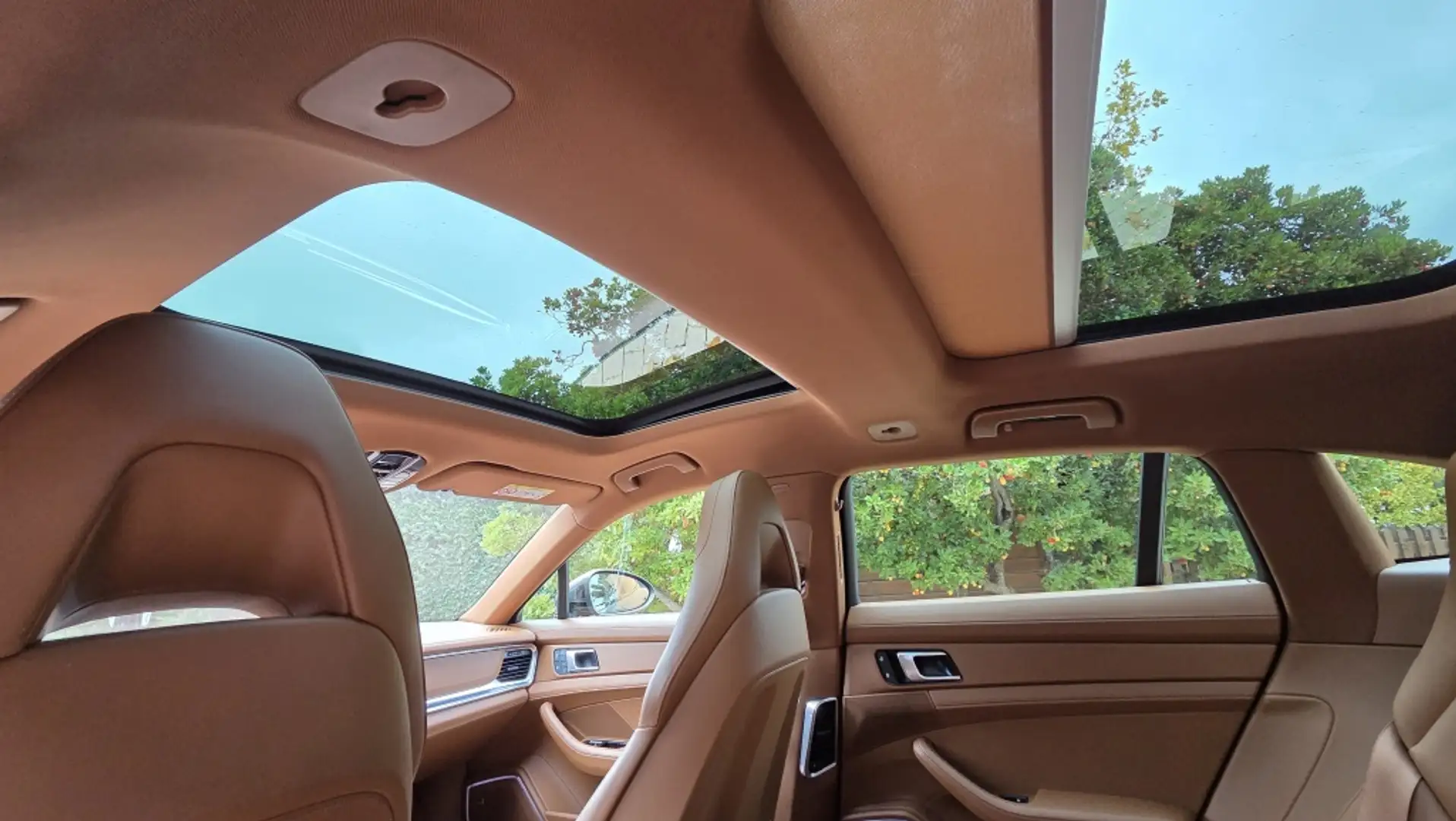 Porsche Panamera 4 E-Hybrid Sport Turismo Platinum Edition Vert - 2