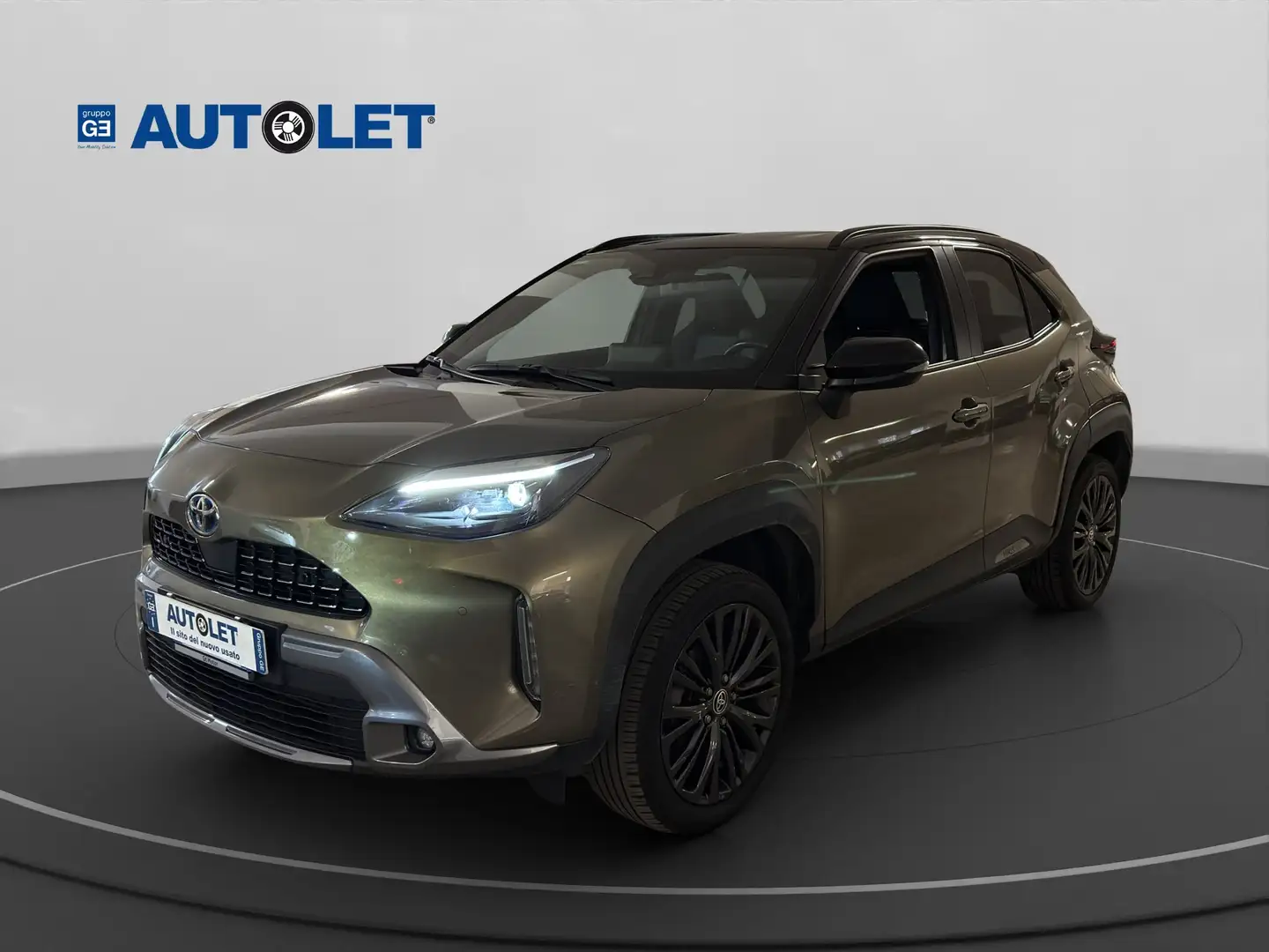 Toyota Yaris Yaris Cross Cross 1.5h Adventure awd-i 116cv e-cvt Grün - 1