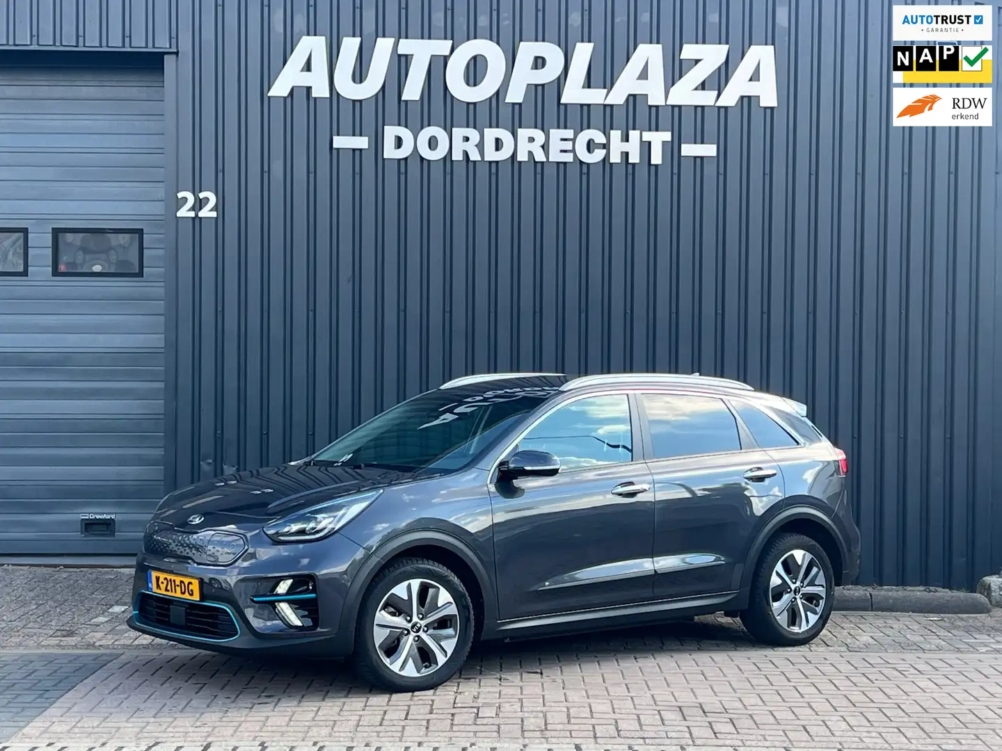 Kia e-Niro ExecutiveLine 64 kWh SOH 100%/ACC/JBL/CAMERA Grau - 1