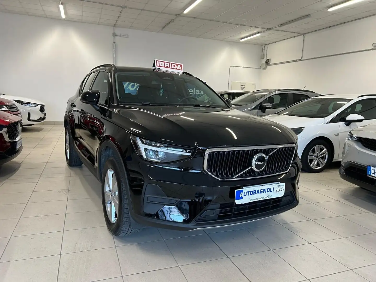 Volvo XC40 ESSENTIAL B3 automatico MHEV Nero - 2