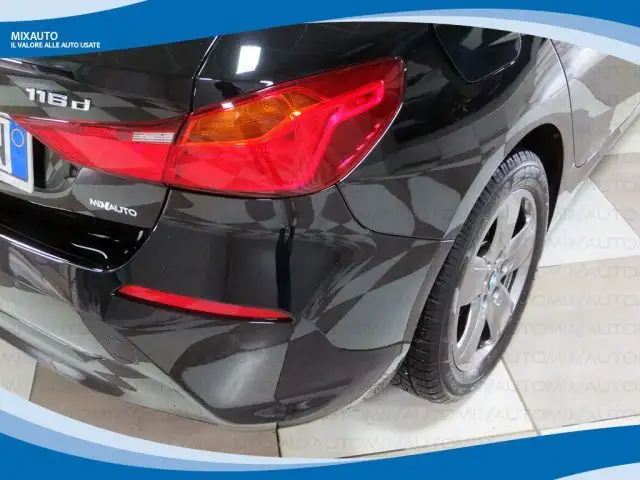 BMW 1 Series view 14