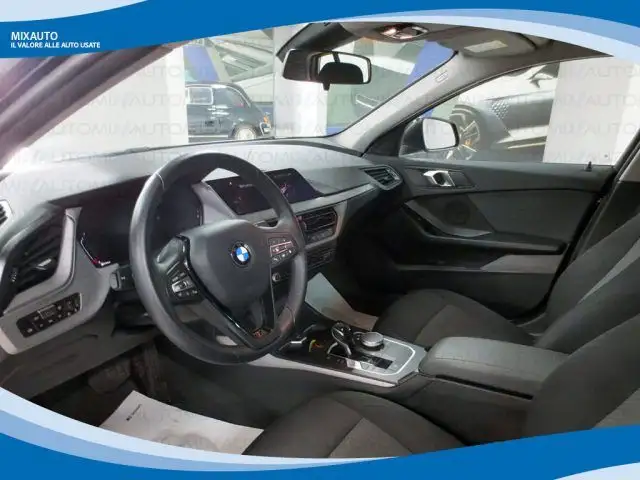 BMW 1 Series view 3