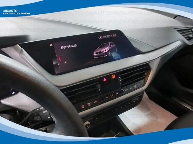 BMW 1 Series view 5