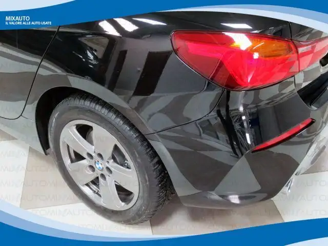 BMW 1 Series view 15