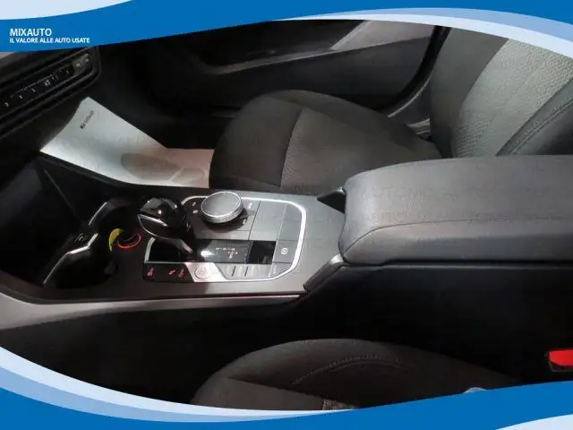 BMW 1 Series view 9