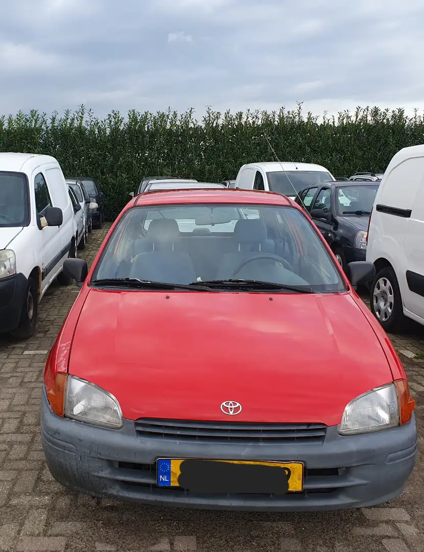 Toyota Starlet 1.3-16V Roşu - 1