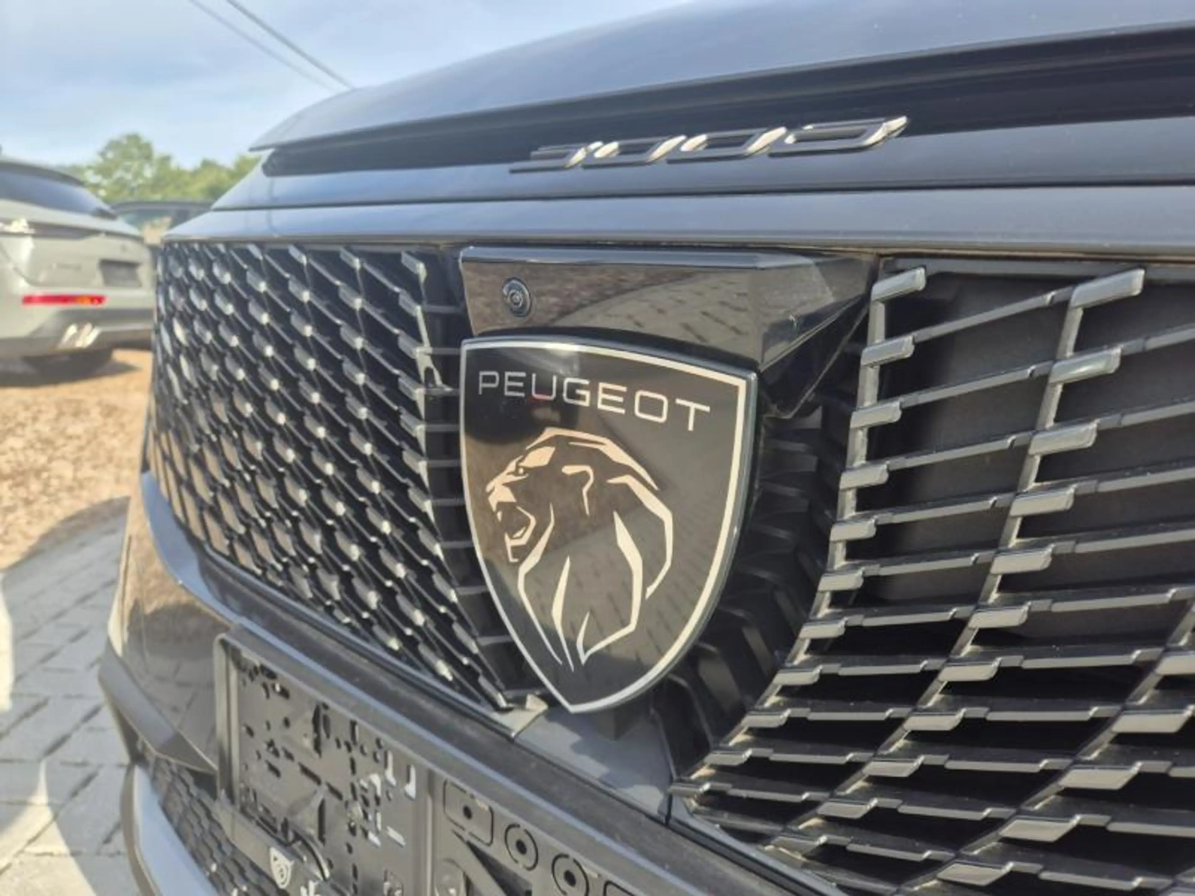 Peugeot 3008 MHEV/NAVI/KEYLESS/CAMERA 360 ALLURE — photo 8