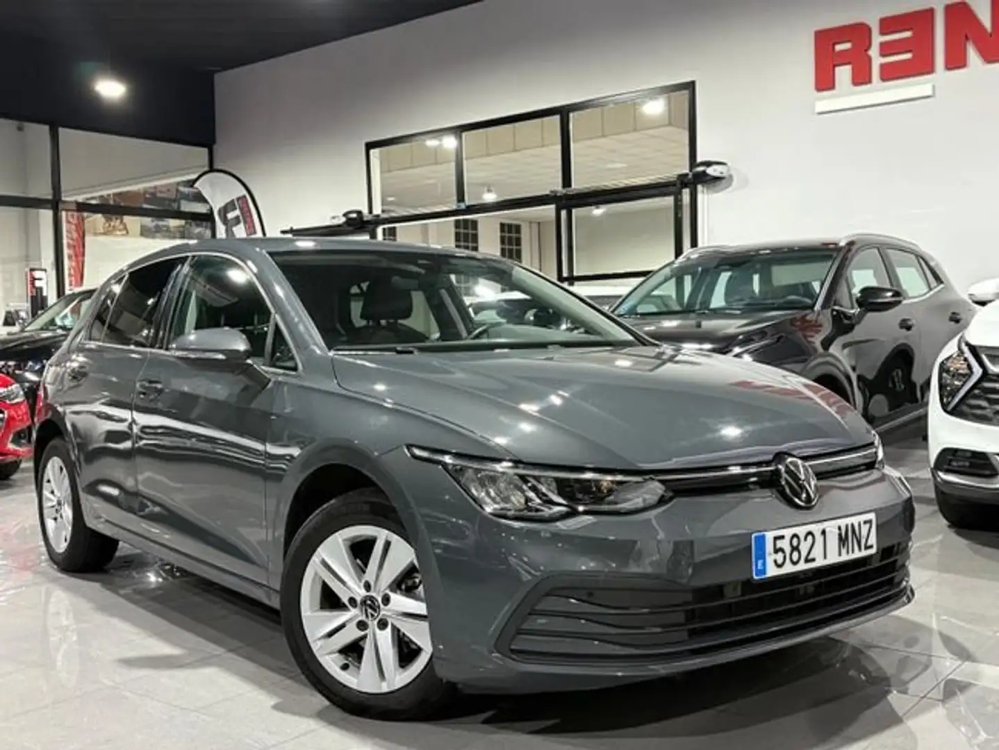 Volkswagen Golf Life 1.0e TSI DSG Gris - 2