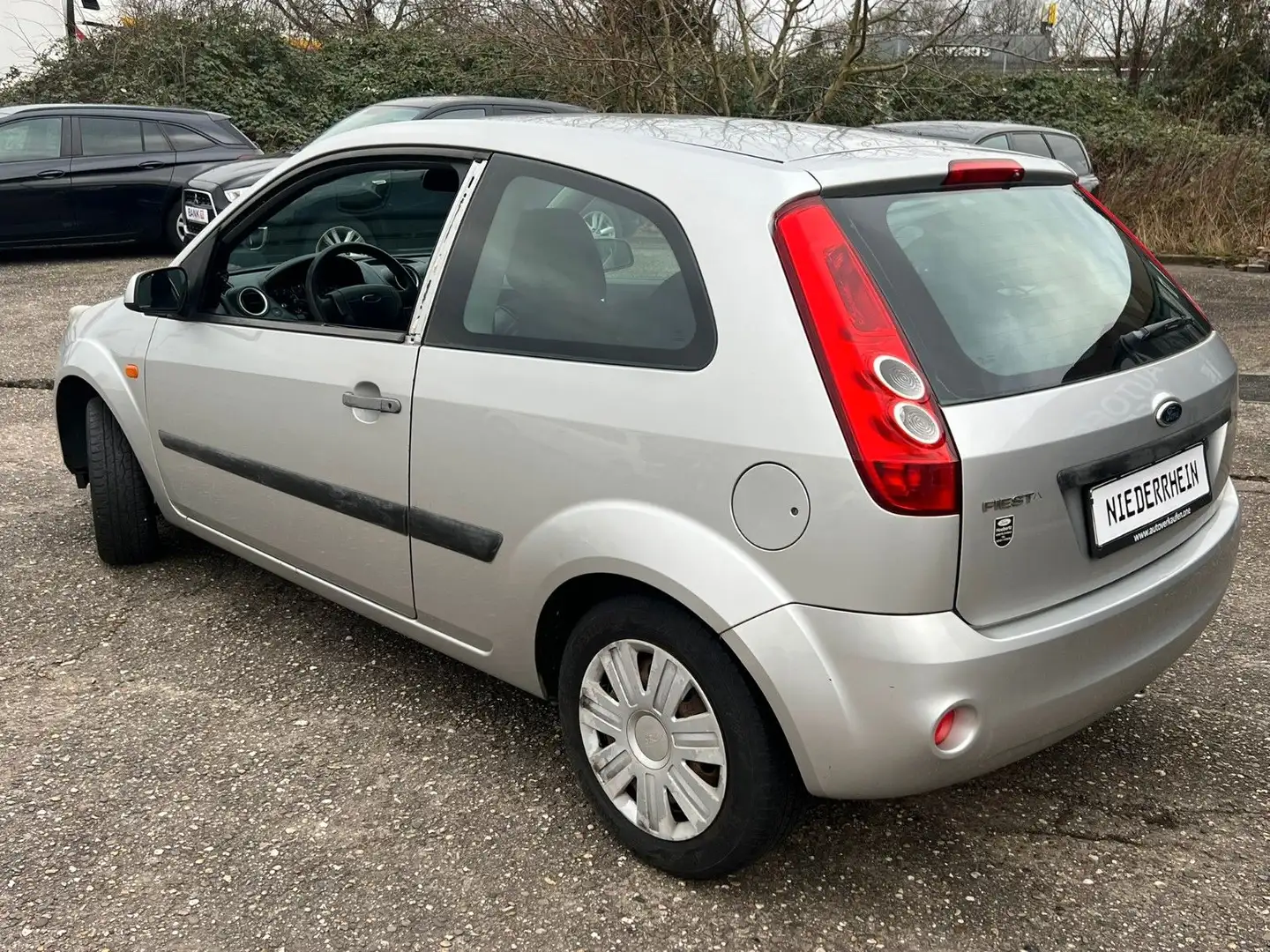 Ford Fiesta Trend 1.4 *KLIMAANLAGE* Silber - 2