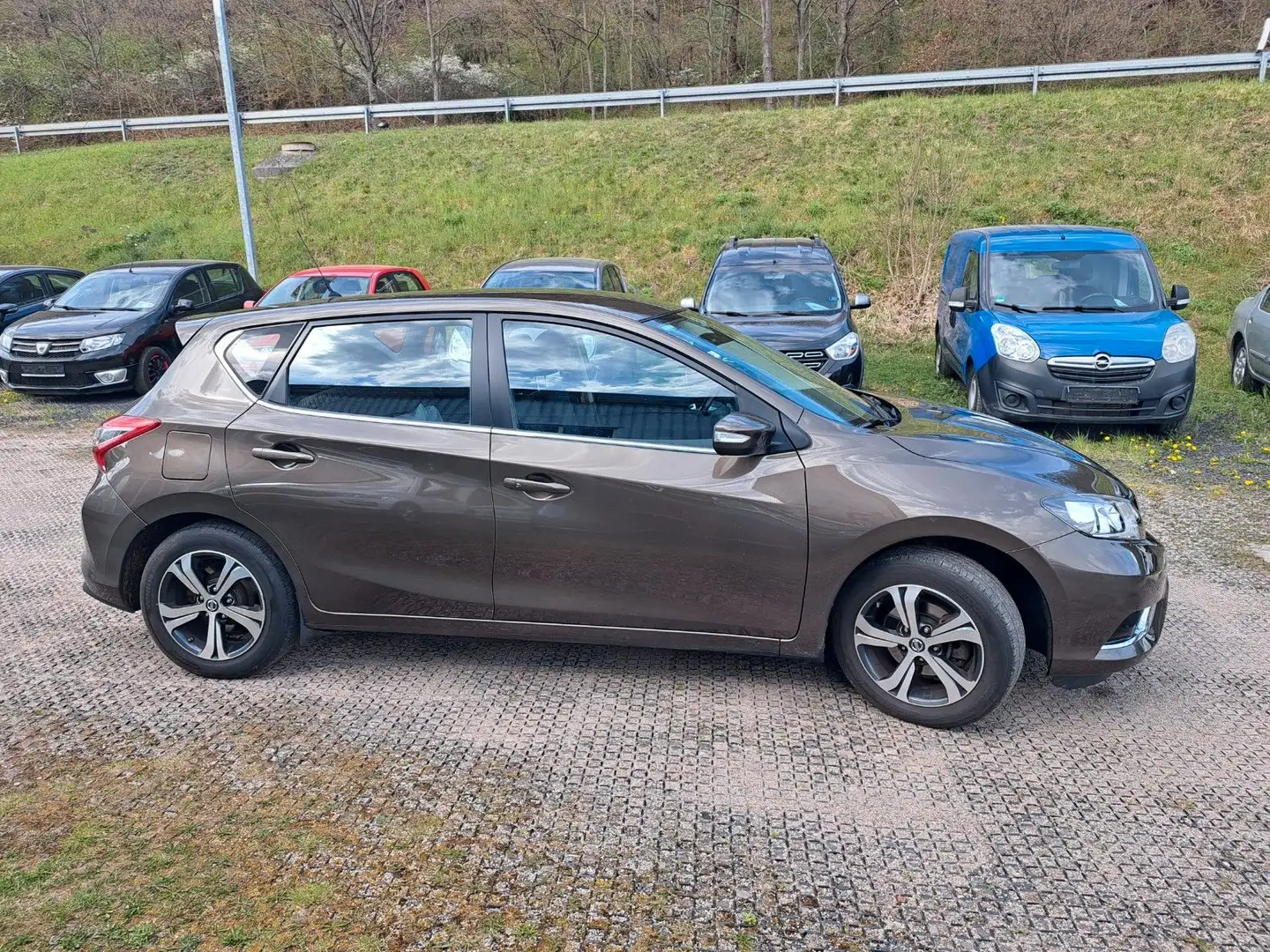 Nissan Pulsar Acenta Automatik M+S AHK  TÜV NEU Marrón - 1