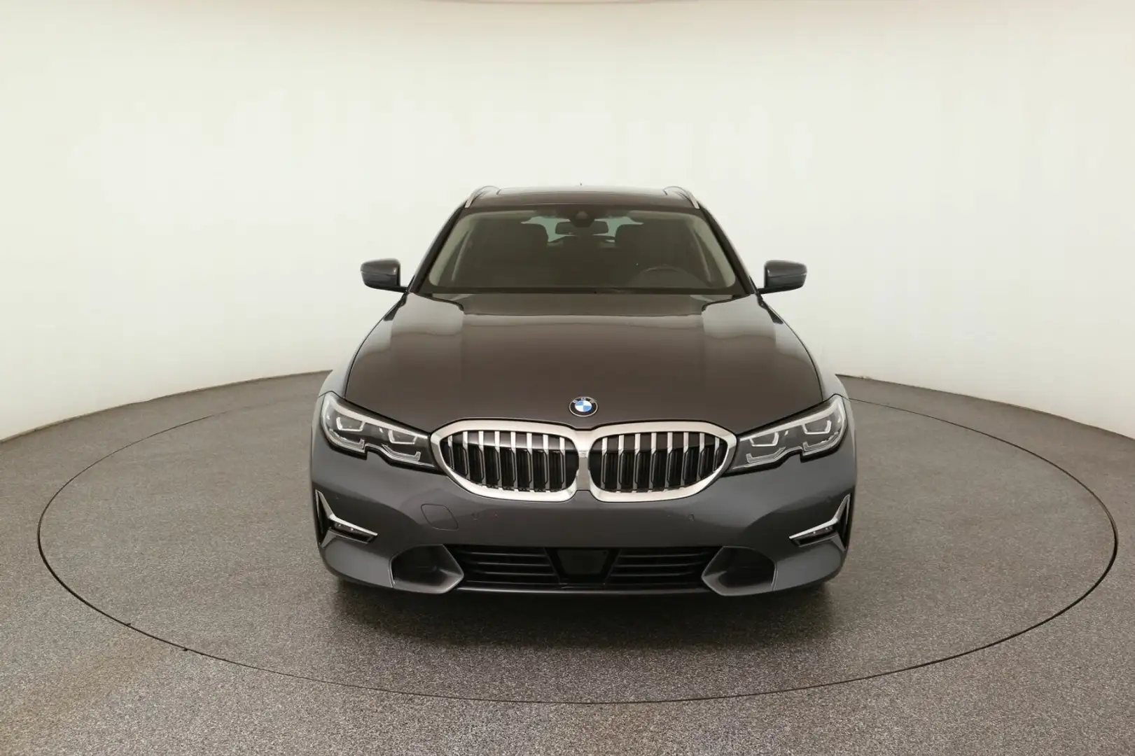 BMW 330 330 i xDrive Luxury Line LED+NAVI+PANO+LEDER+AHK Grau - 2