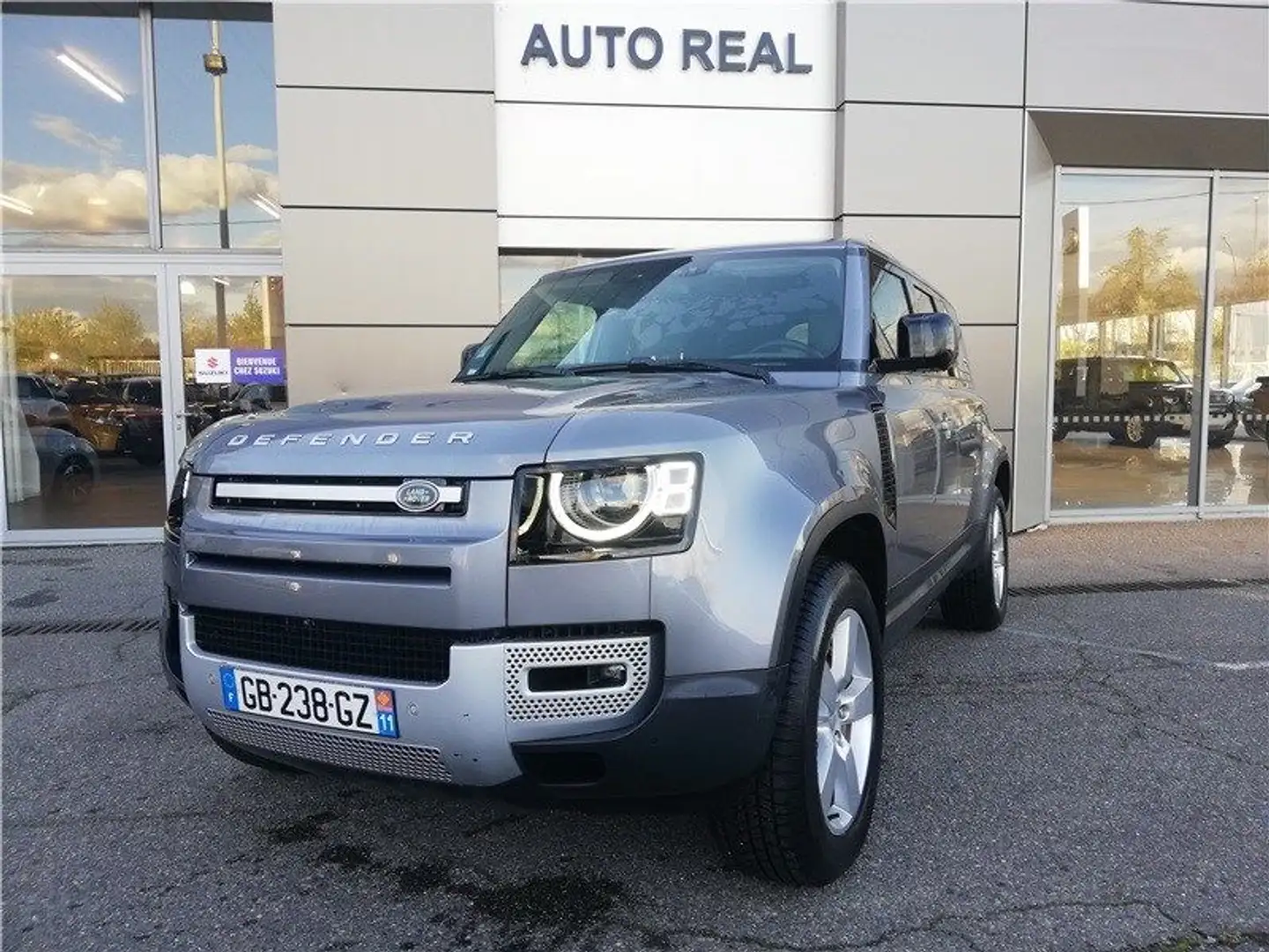 Land Rover Defender 110 D300 MHEV BVA8 HSE Grau - 1