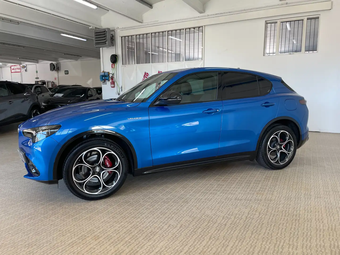 Alfa Romeo Stelvio Stelvio 2.2 Veloce Q4 210cv auto Km19000 BluMisano Blauw - 1