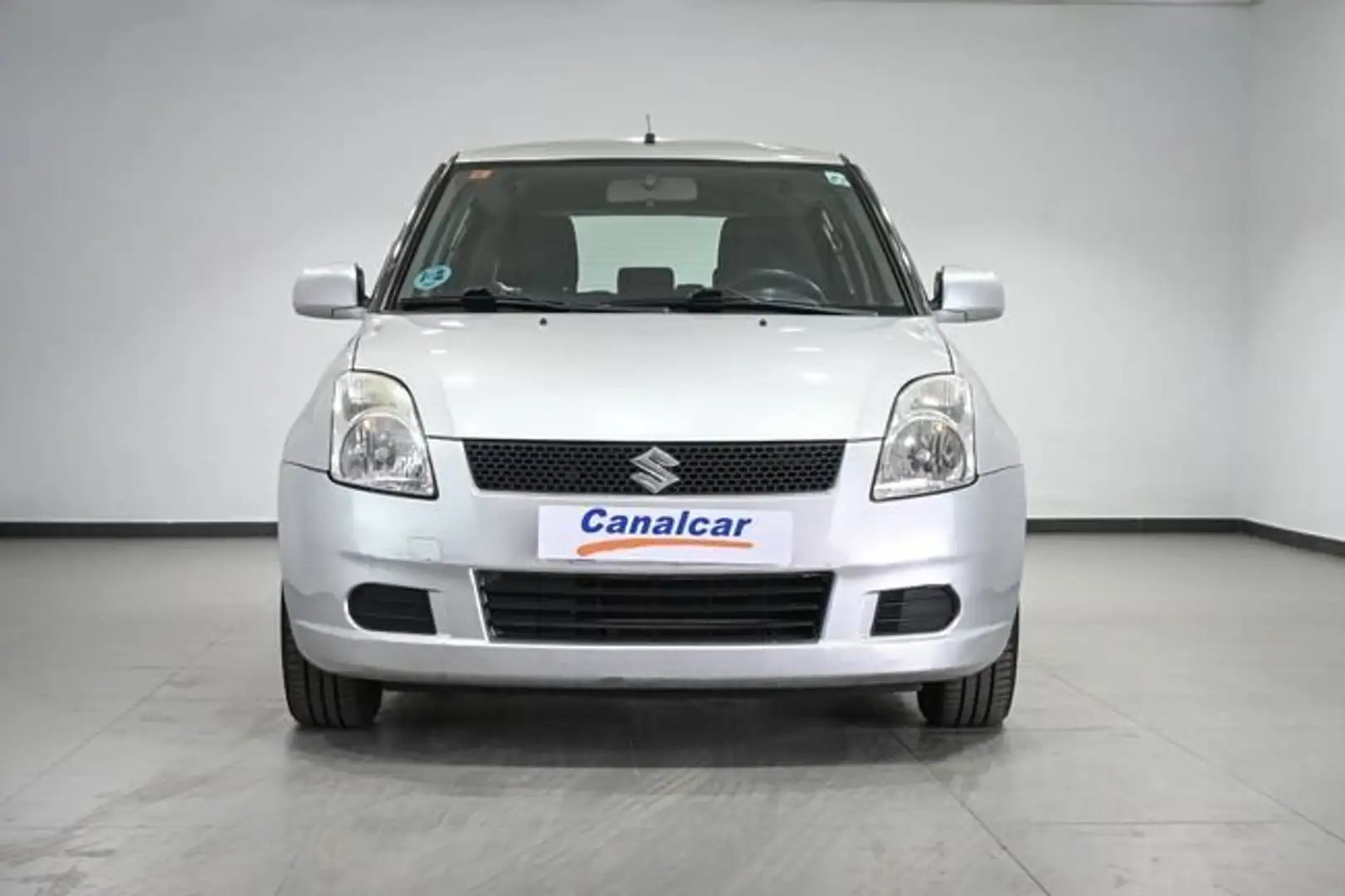 Suzuki Swift 1.3 GL Gris - 2