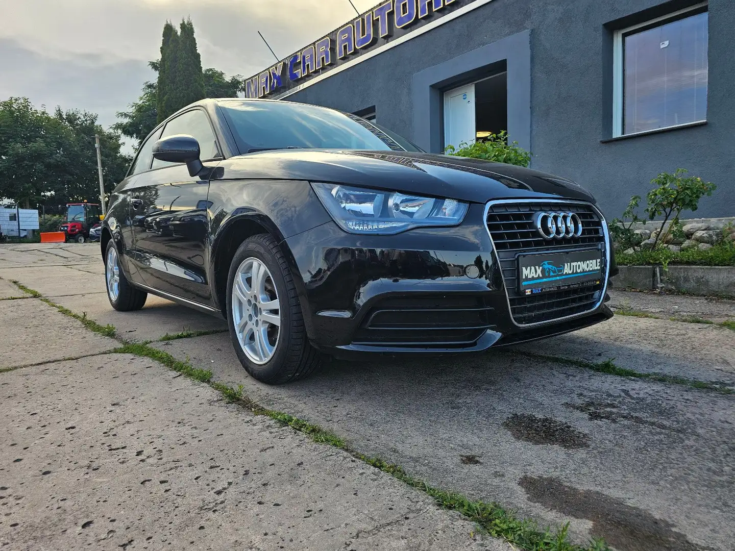 Audi A1 attraction Schwarz - 2