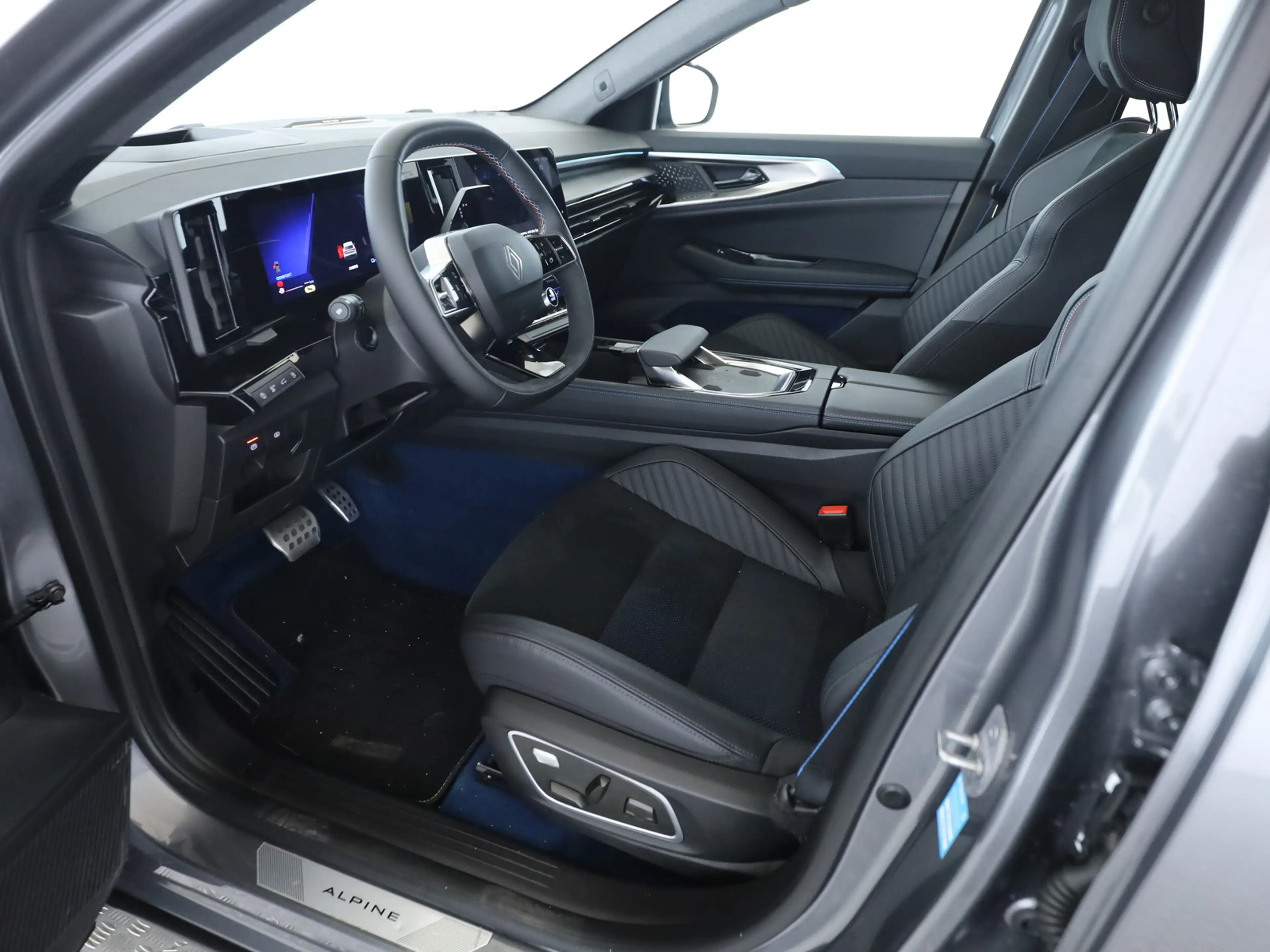 Renault Rafale Atelier Alpine E-Tech Plug-in Hybrid 300 4x4 — photo 11