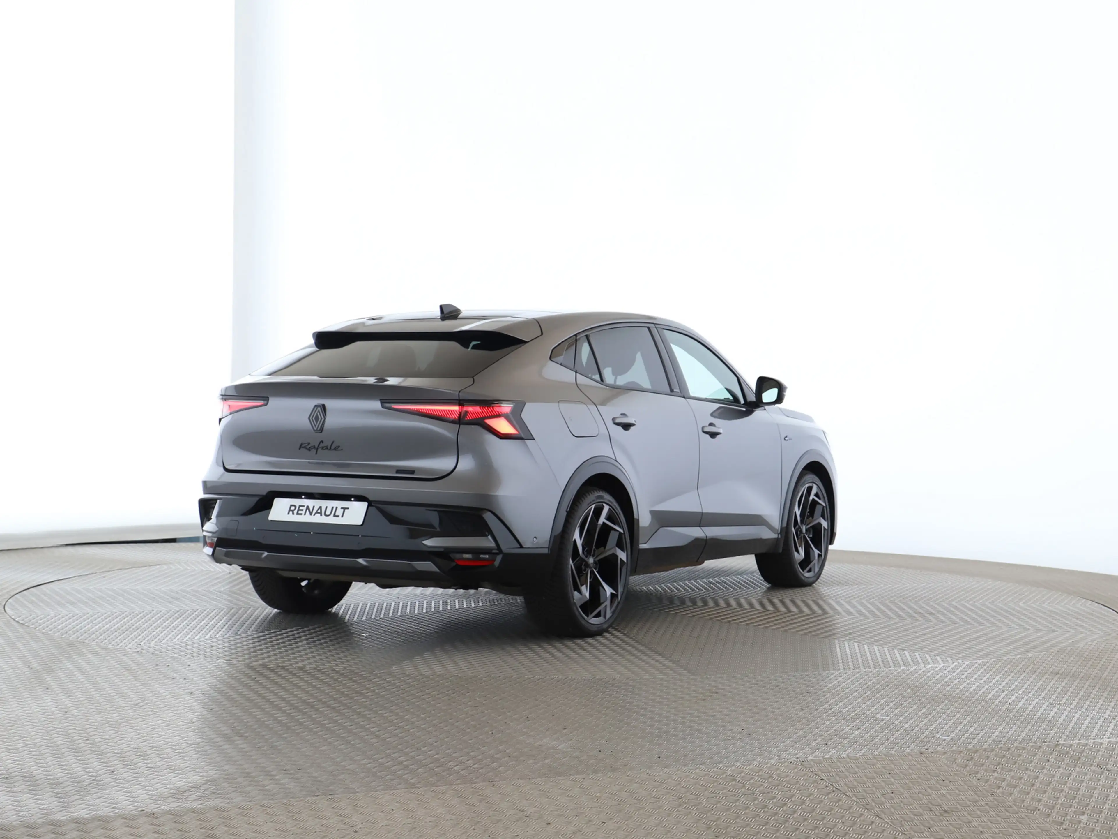 Renault Rafale Atelier Alpine E-Tech Plug-in Hybrid 300 4x4 — photo 7