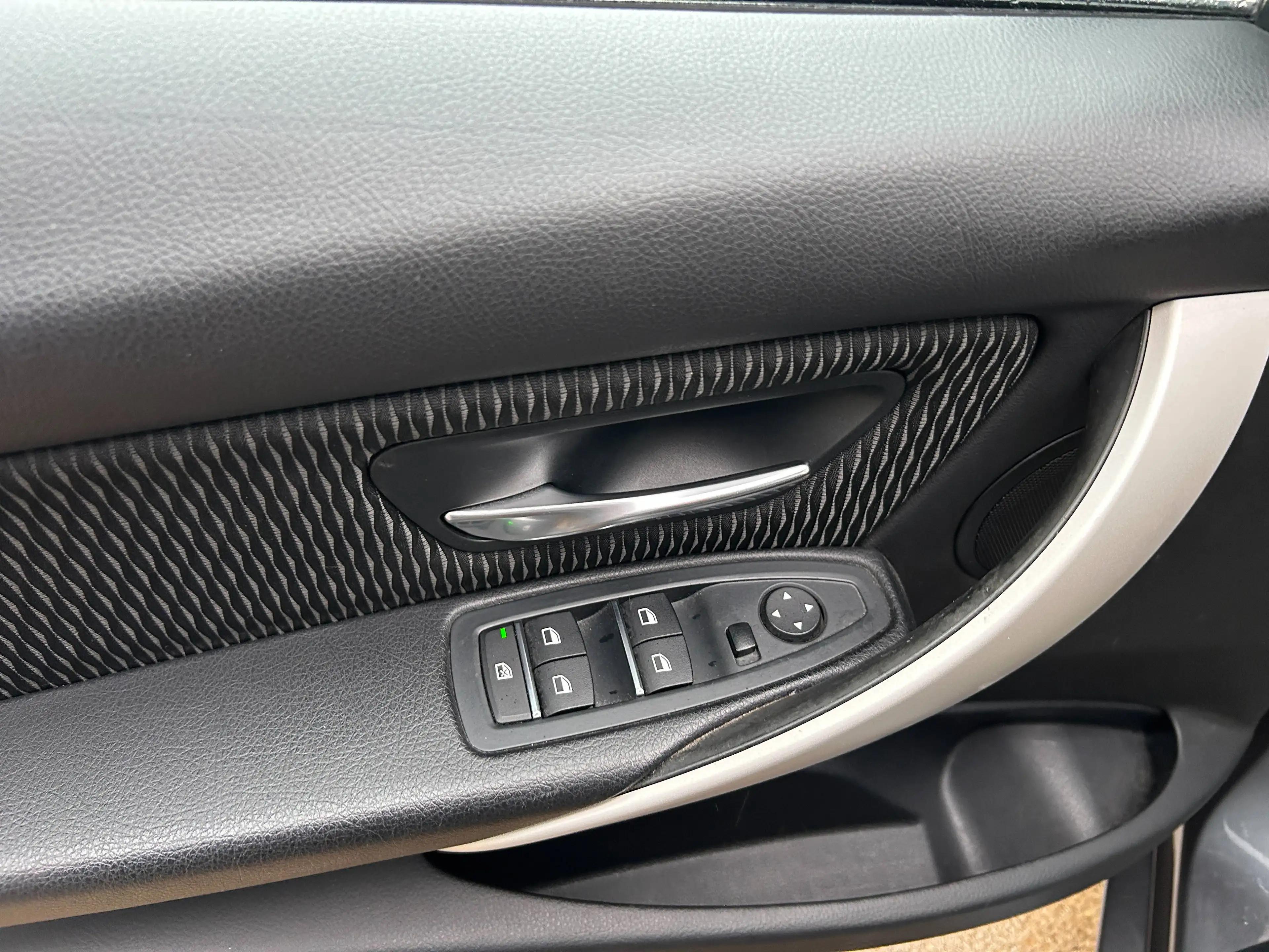 BMW 318 Touring 318D AUTOMAAT EXTRA SET WINTERVELGEN ZIE FOTO'S — photo 8
