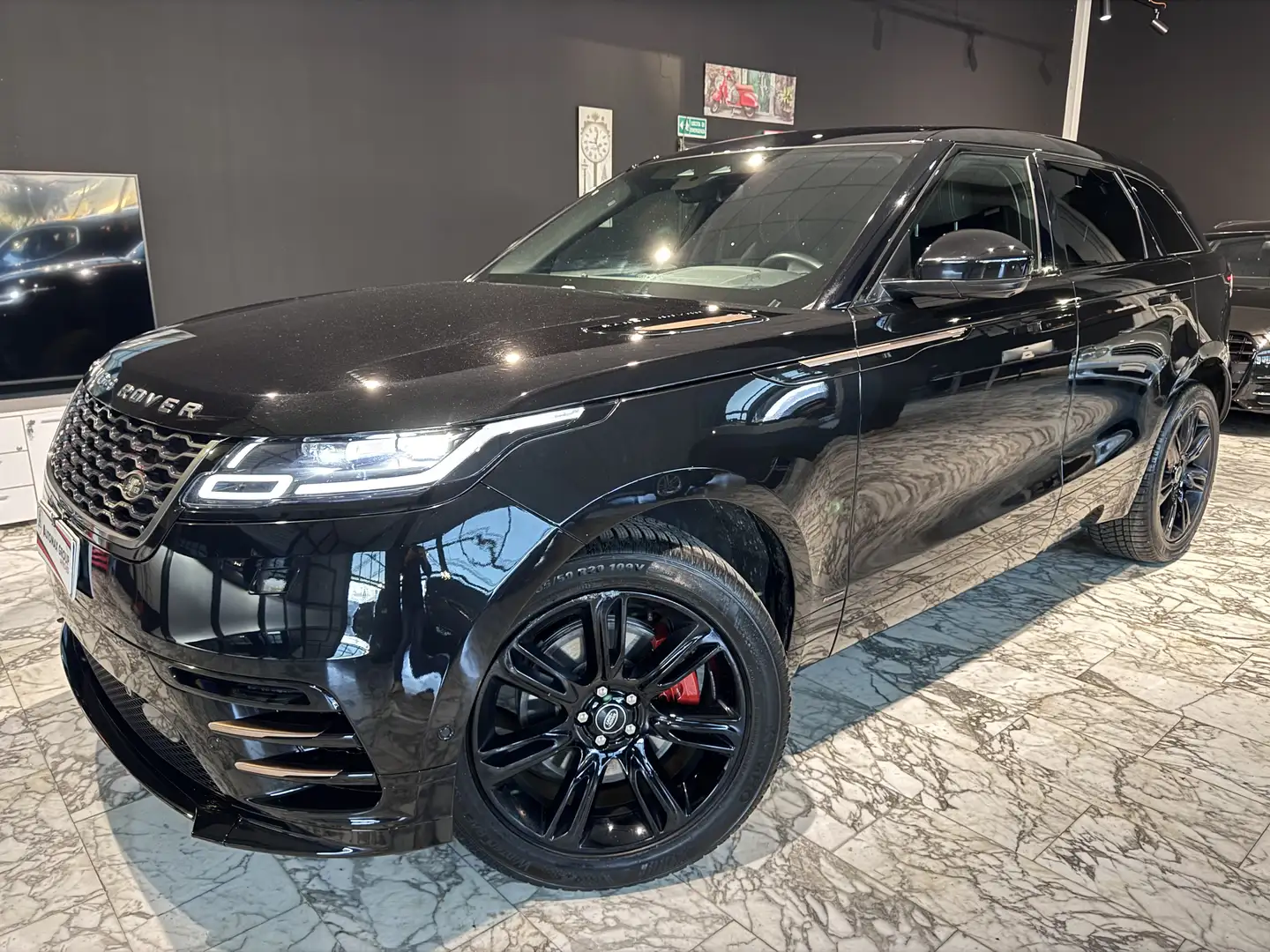 Land Rover Range Rover Velar 2.0d i4 mhev R-Dynamic HSE 4wd 204cv auto Noir - 1