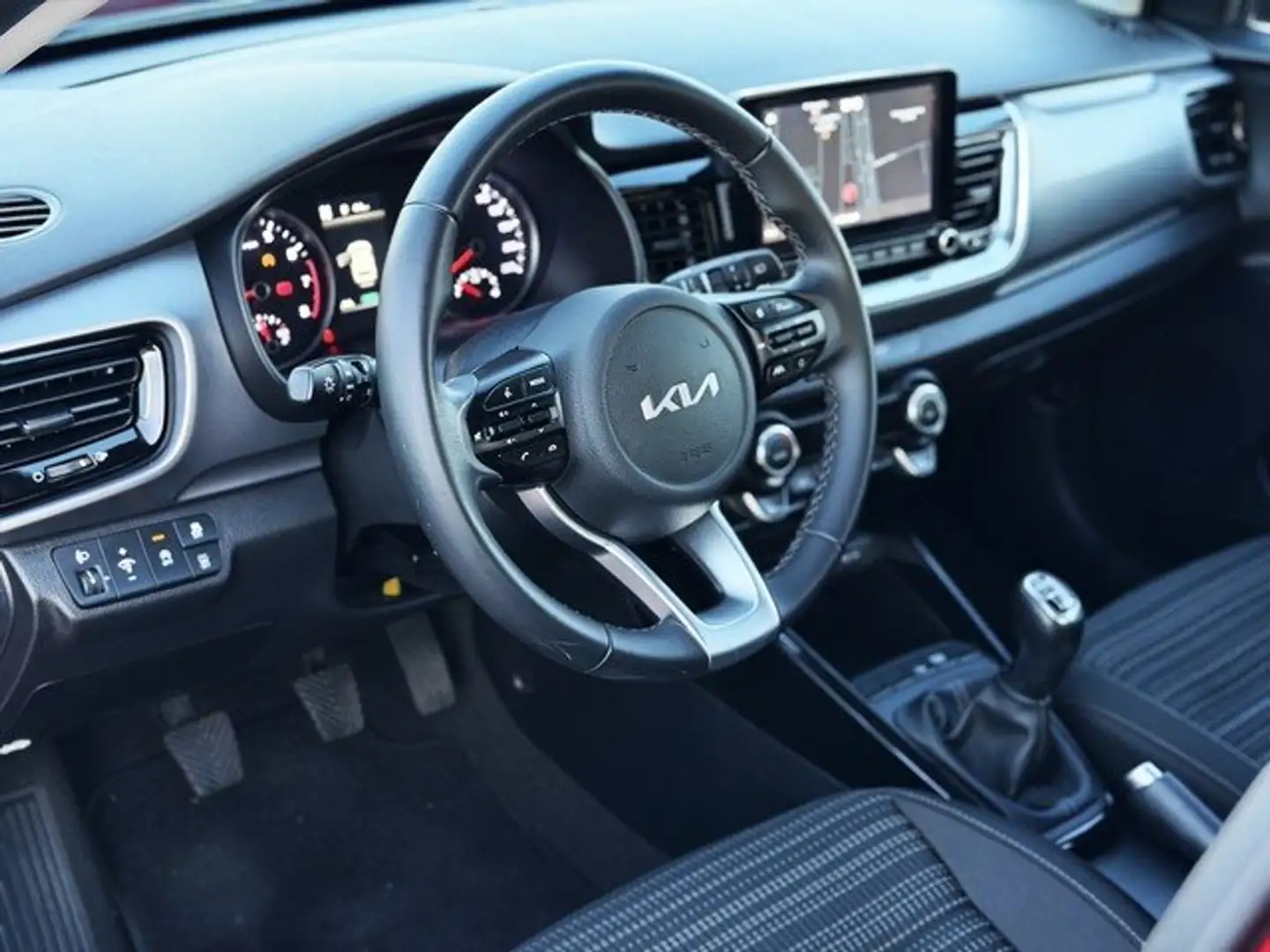 Kia Stonic 1.0 T-GDi MHEV Drive 100 Rojo - 2