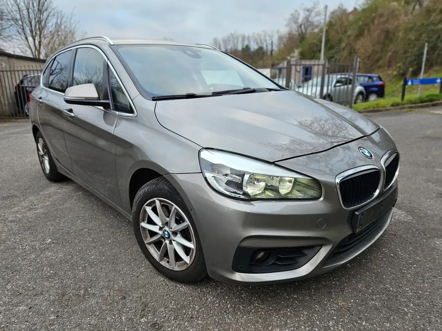 BMW 218 i*BoiteAuto*Navi*Cuir*Euro6*problemeturbo - 1