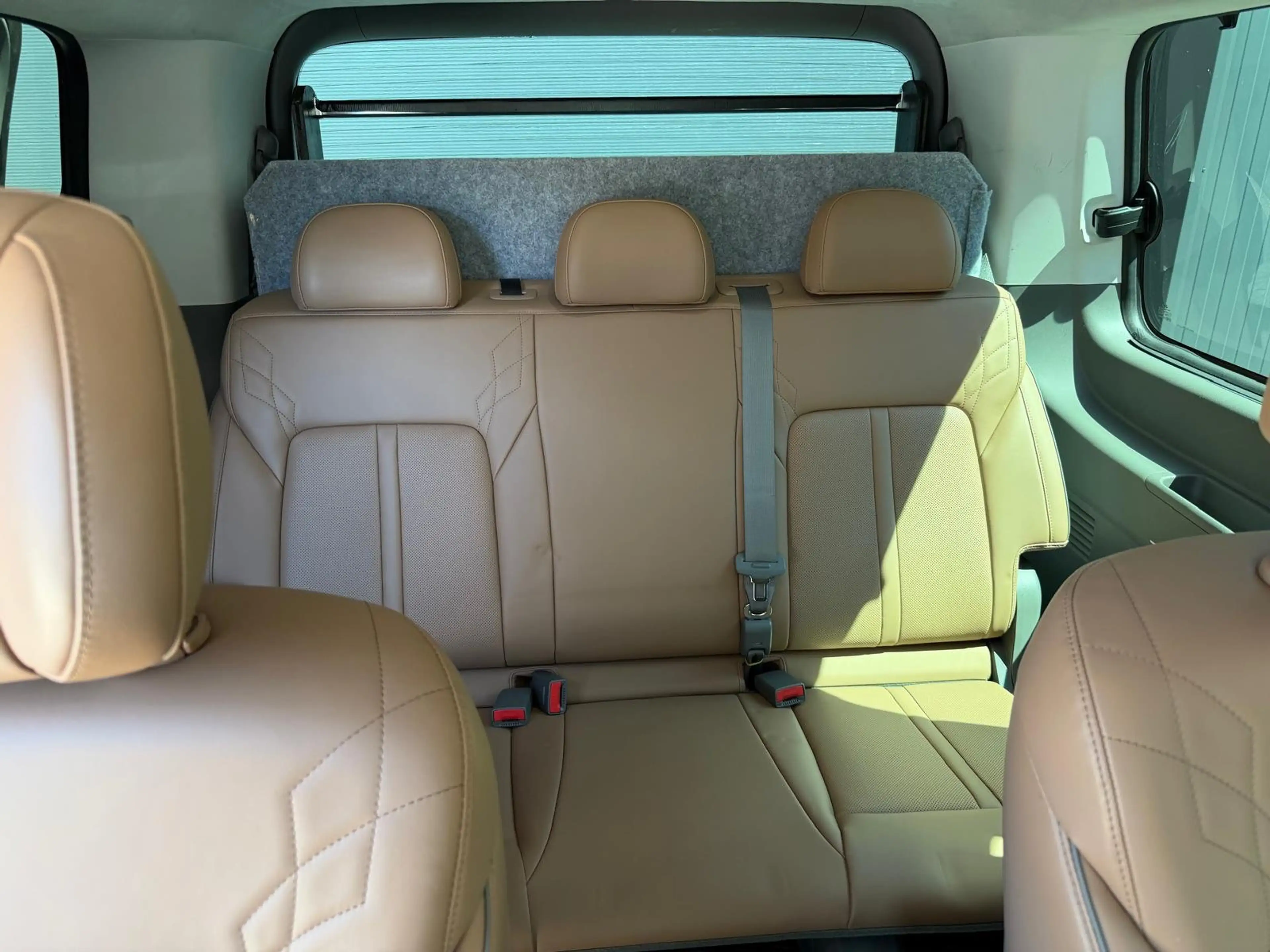 Hyundai STARIA Signature 4WD — photo 15