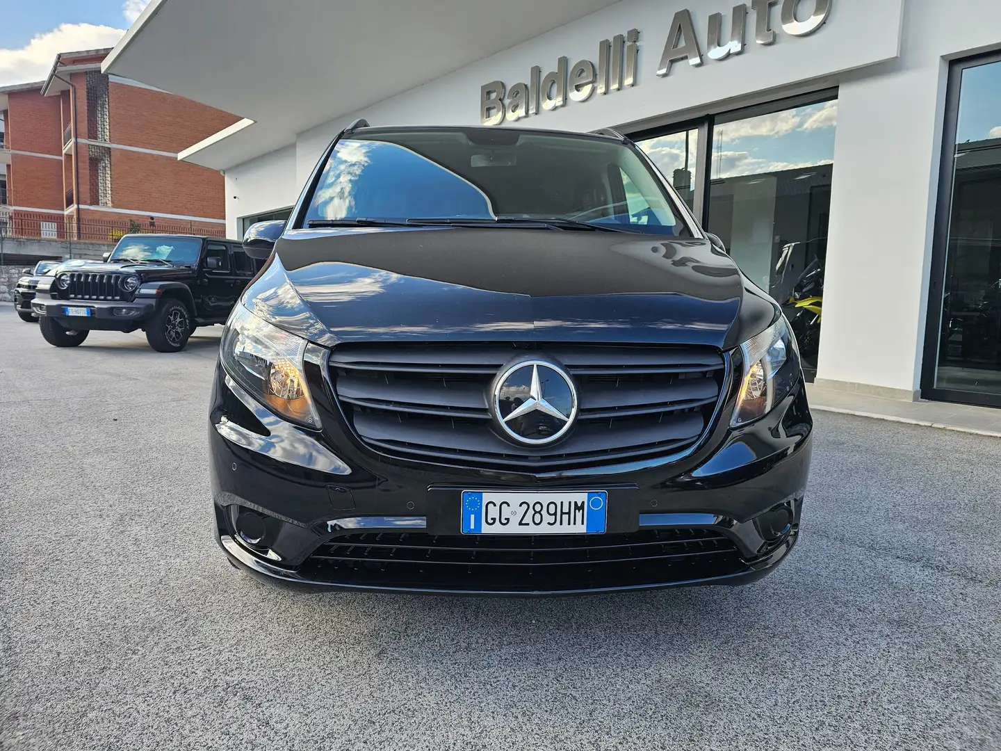 Mercedes-Benz Vito Vito Tourer Long 220 d Executive auto Nero - 2