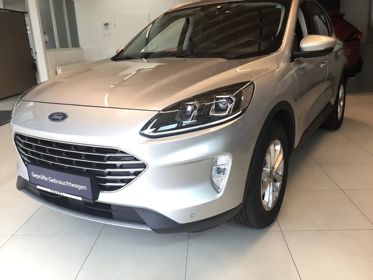 Ford Kuga Kuga 1,5 EcoBoost Titanium / Tech.P. & Winter P. Plateado - 1