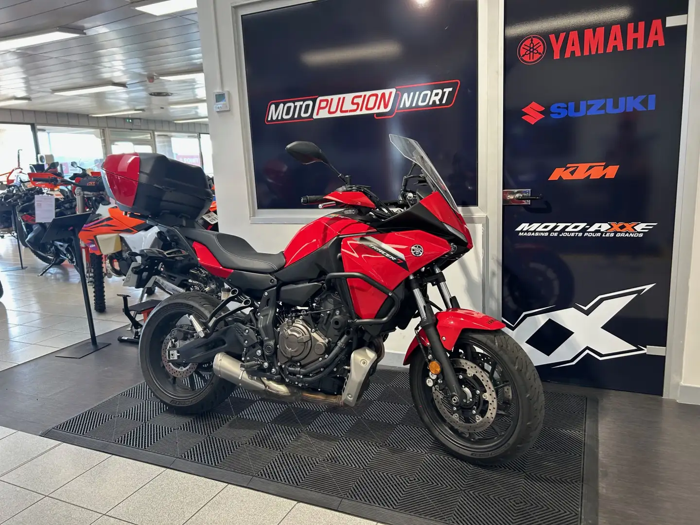 Yamaha Tracer 7 Rouge - 1