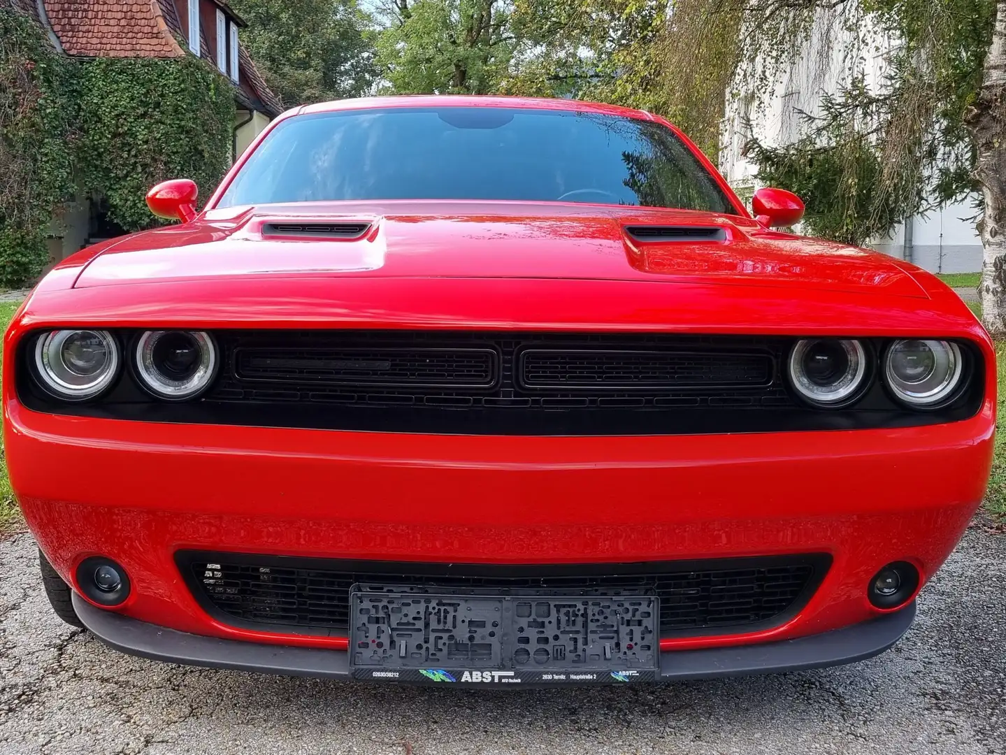 Dodge Challenger 5.7  V8 Rojo - 2