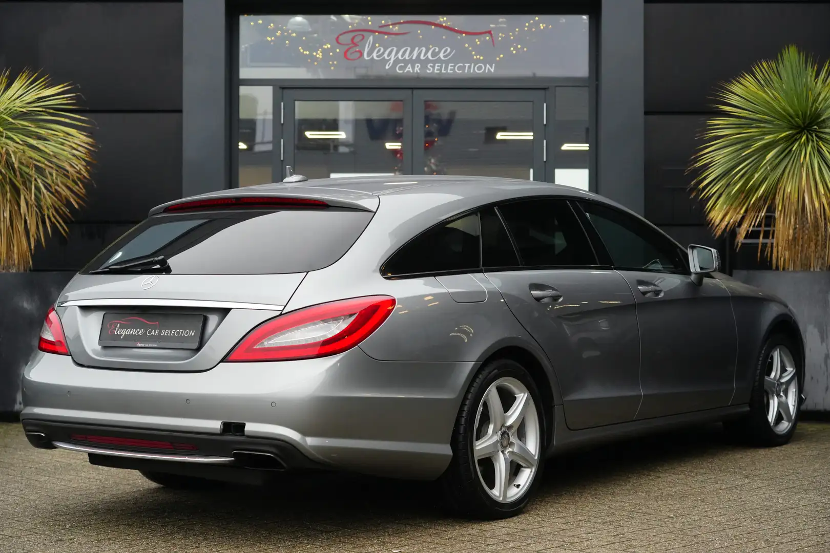 Mercedes-Benz CLS 350 Shooting Brake CDI 4-Matic 266pk Navigatie/Stoelve Grigio - 2