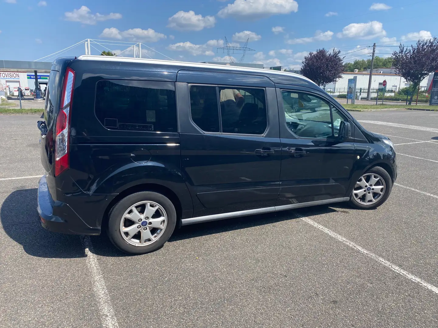 Ford Tourneo Connect Grand Tourneo Connect 1.5 TDCi / toit pano 7 plcs Nero - 2