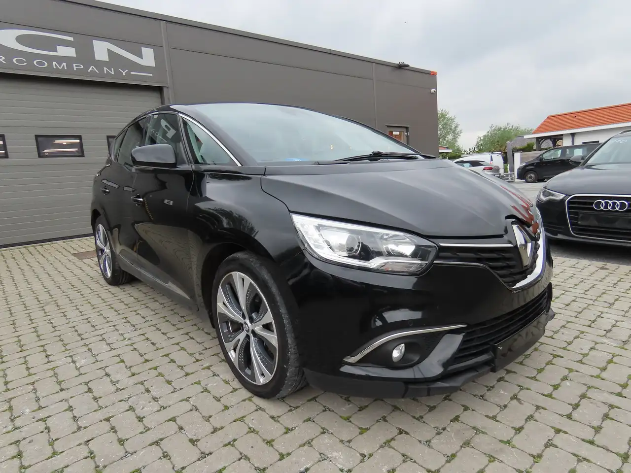 Renault Scenic Monovolume in Zwart tweedehands in Oosterzele voor € 8.400,-