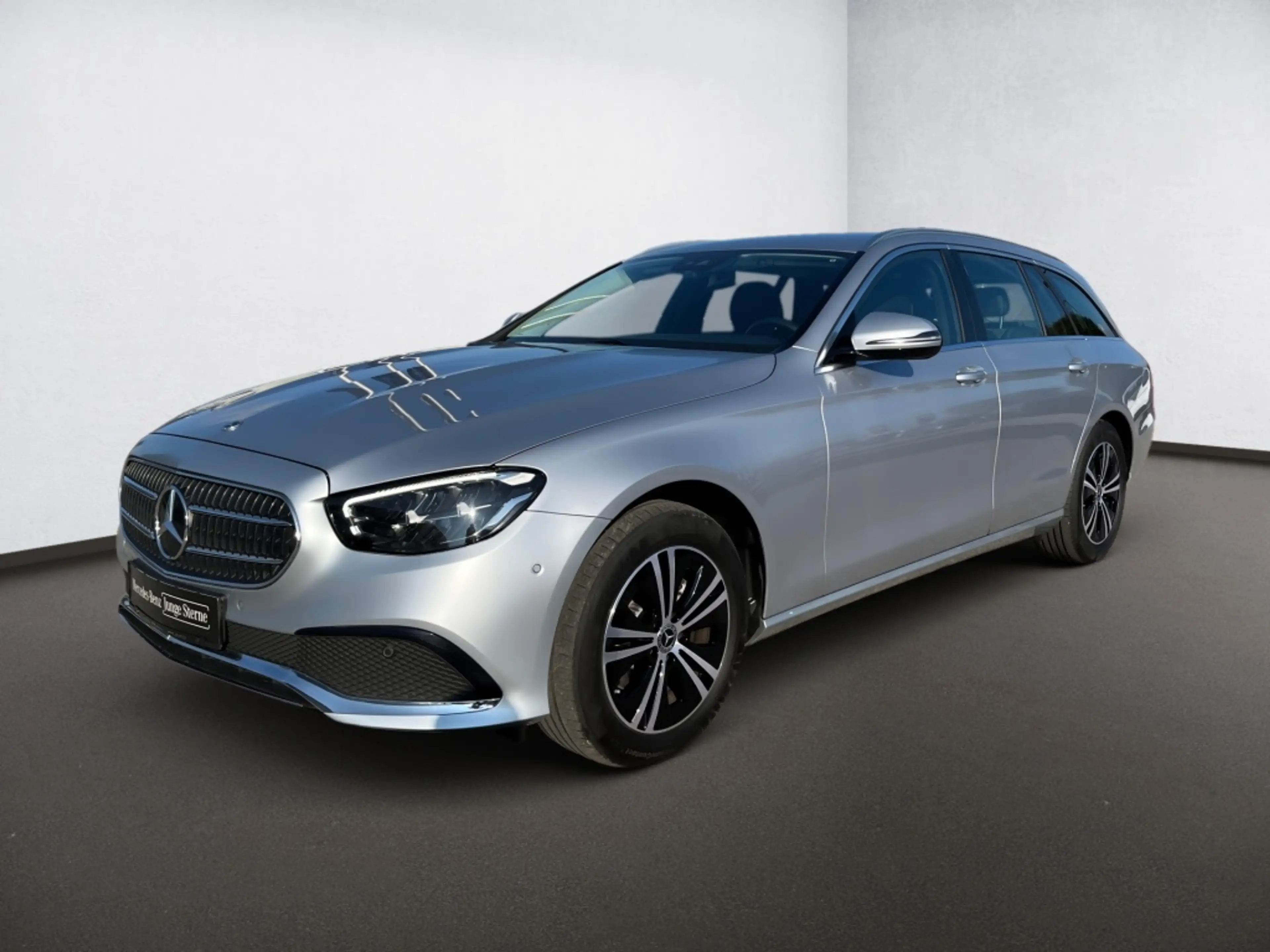 Mercedes-Benz E 220 d T Avantgarde*MBUX*Widescreen*Spur*SmInt* — photo 2