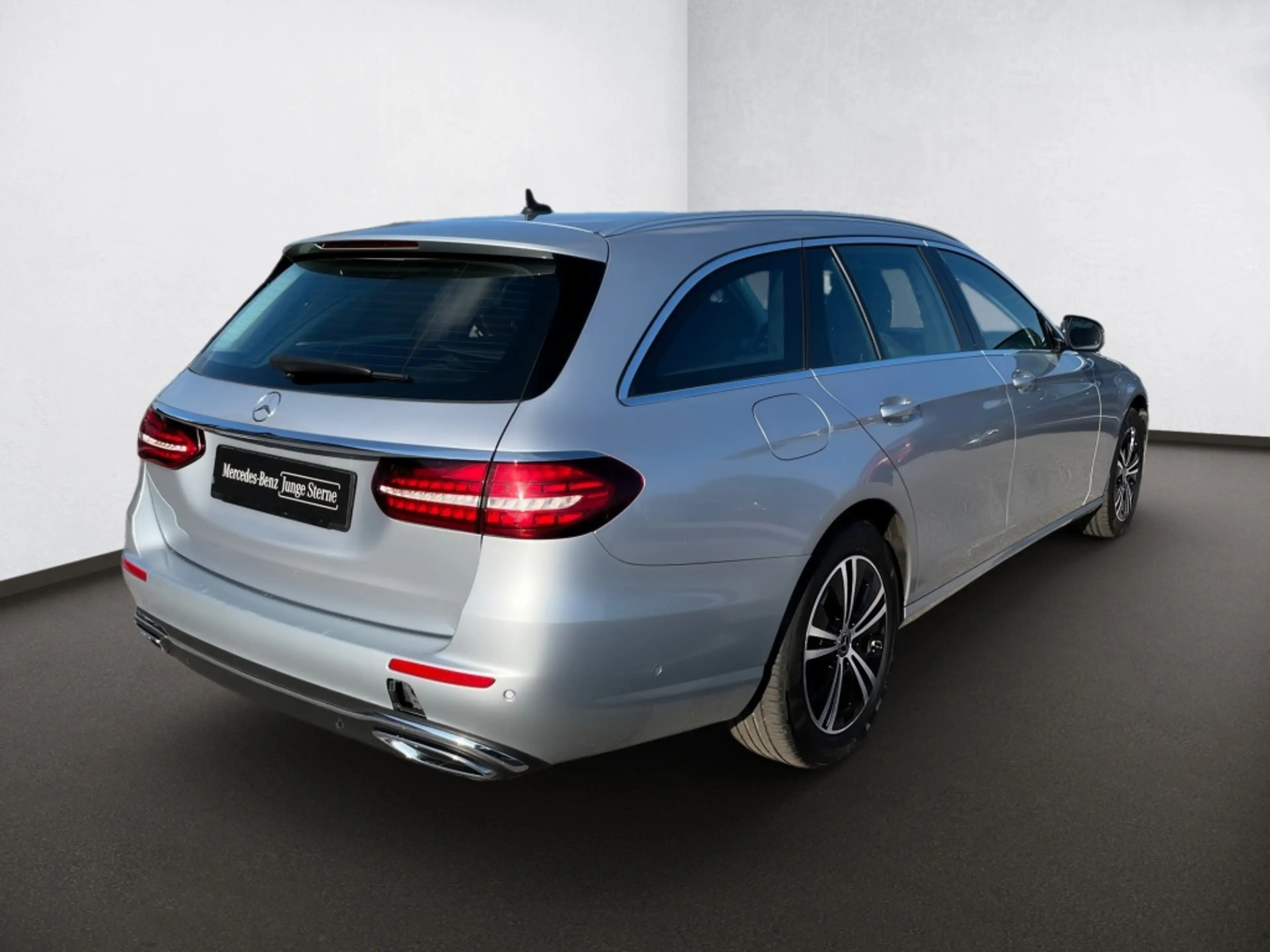 Mercedes-Benz E 220 d T Avantgarde*MBUX*Widescreen*Spur*SmInt* — photo 5