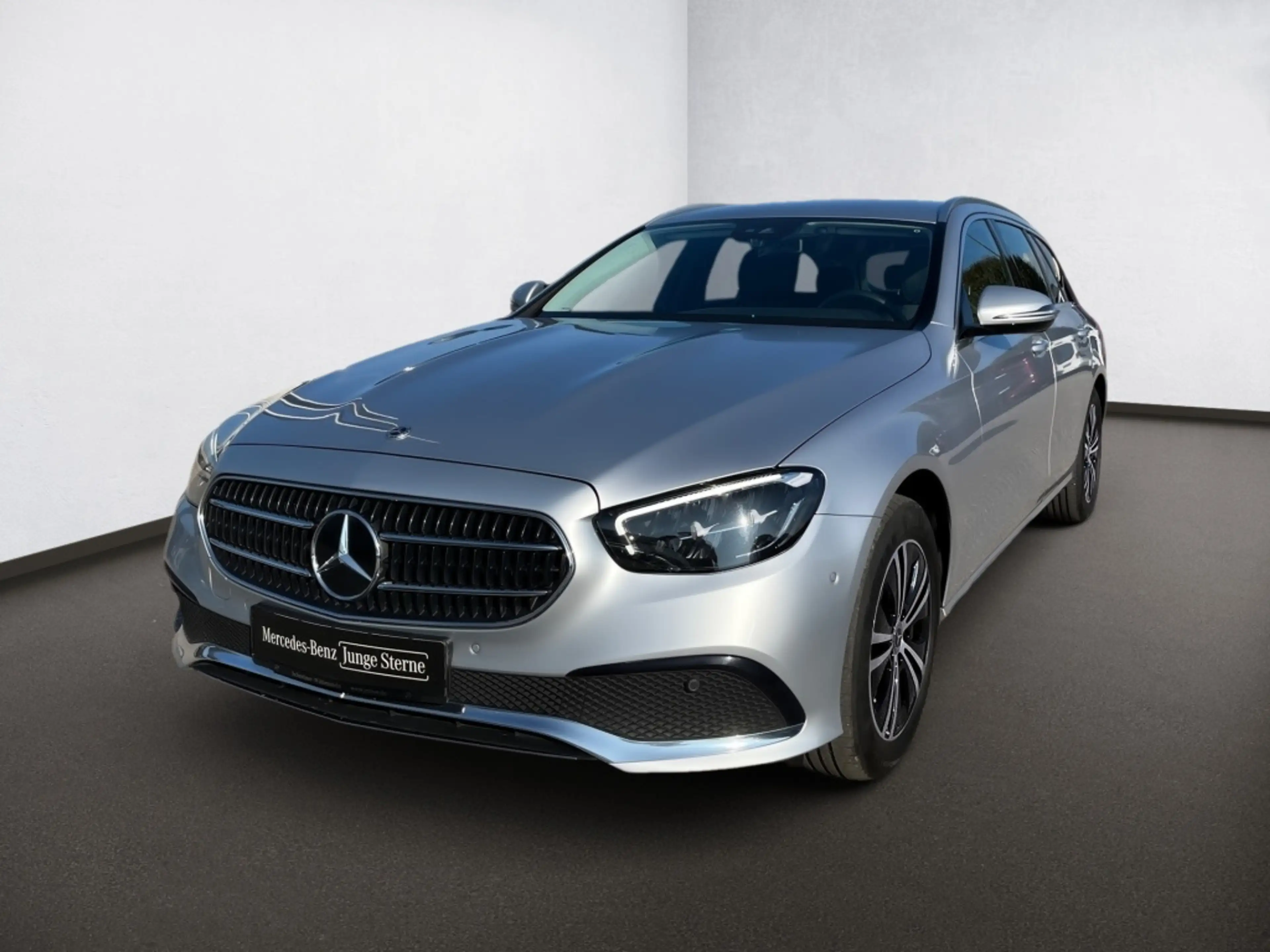 Mercedes-Benz E 220 d T Avantgarde*MBUX*Widescreen*Spur*SmInt* — photo 3