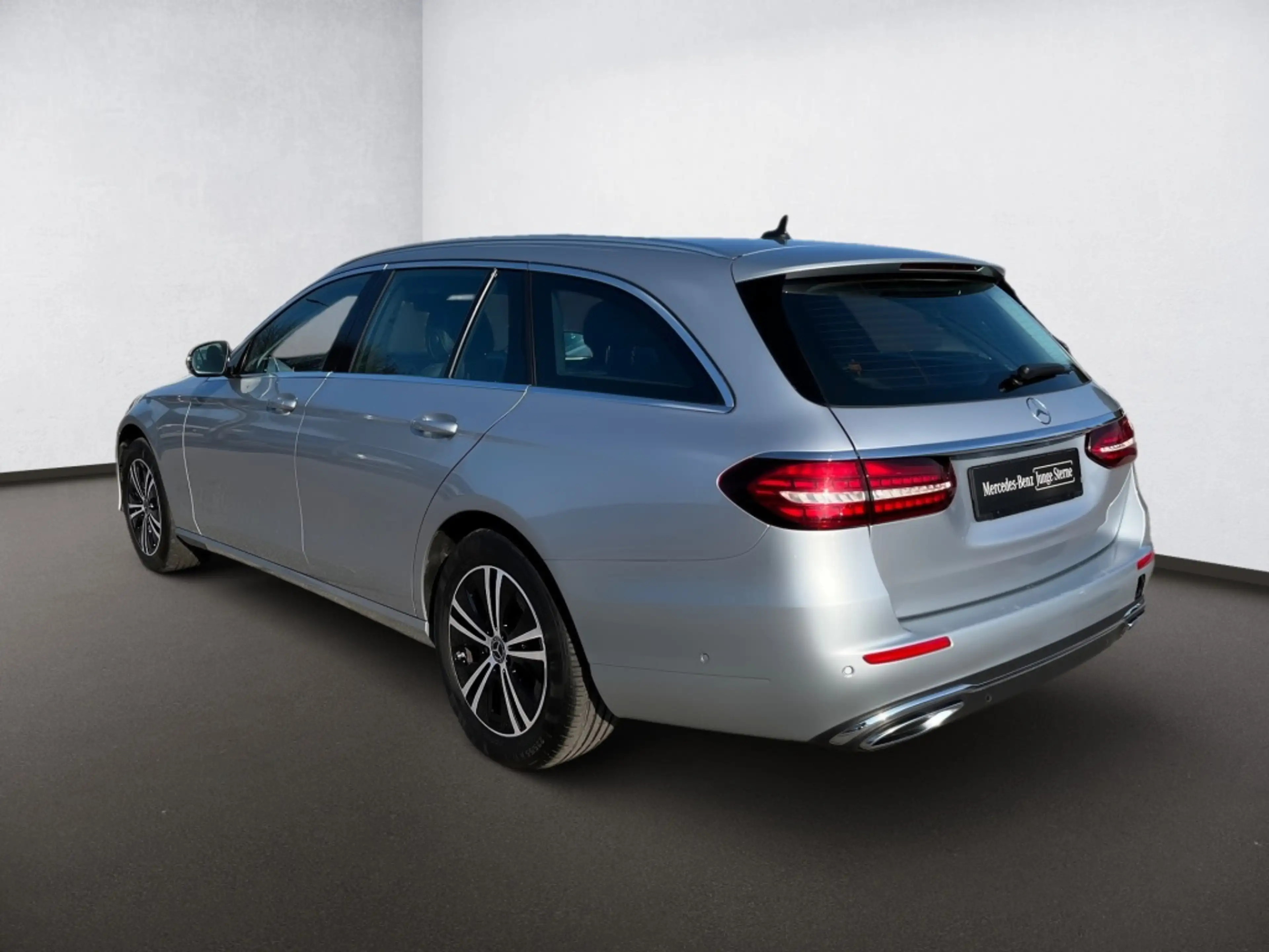 Mercedes-Benz E 220 d T Avantgarde*MBUX*Widescreen*Spur*SmInt* — photo 4