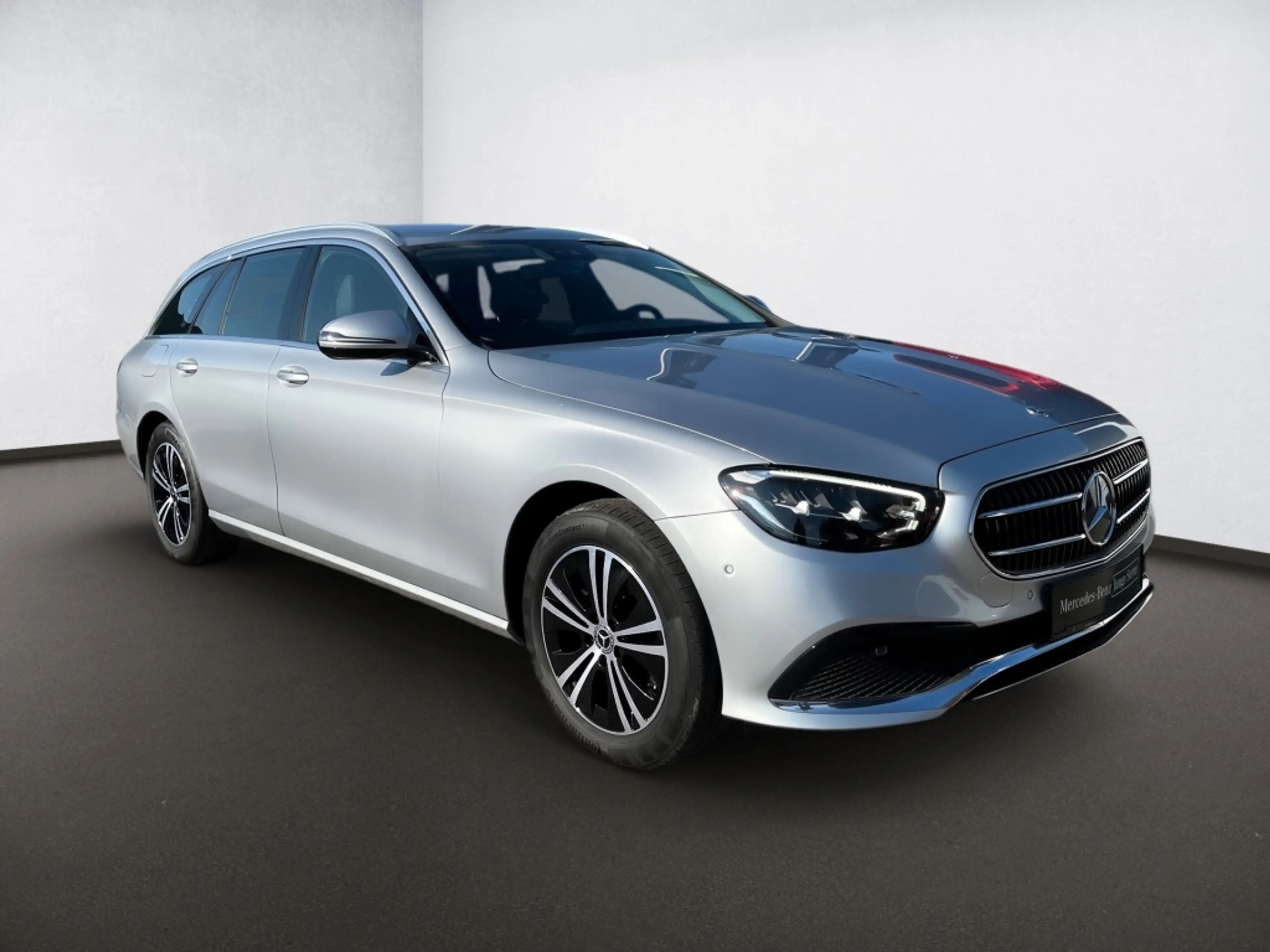 Mercedes-Benz E 220 d T Avantgarde*MBUX*Widescreen*Spur*SmInt* — photo 6